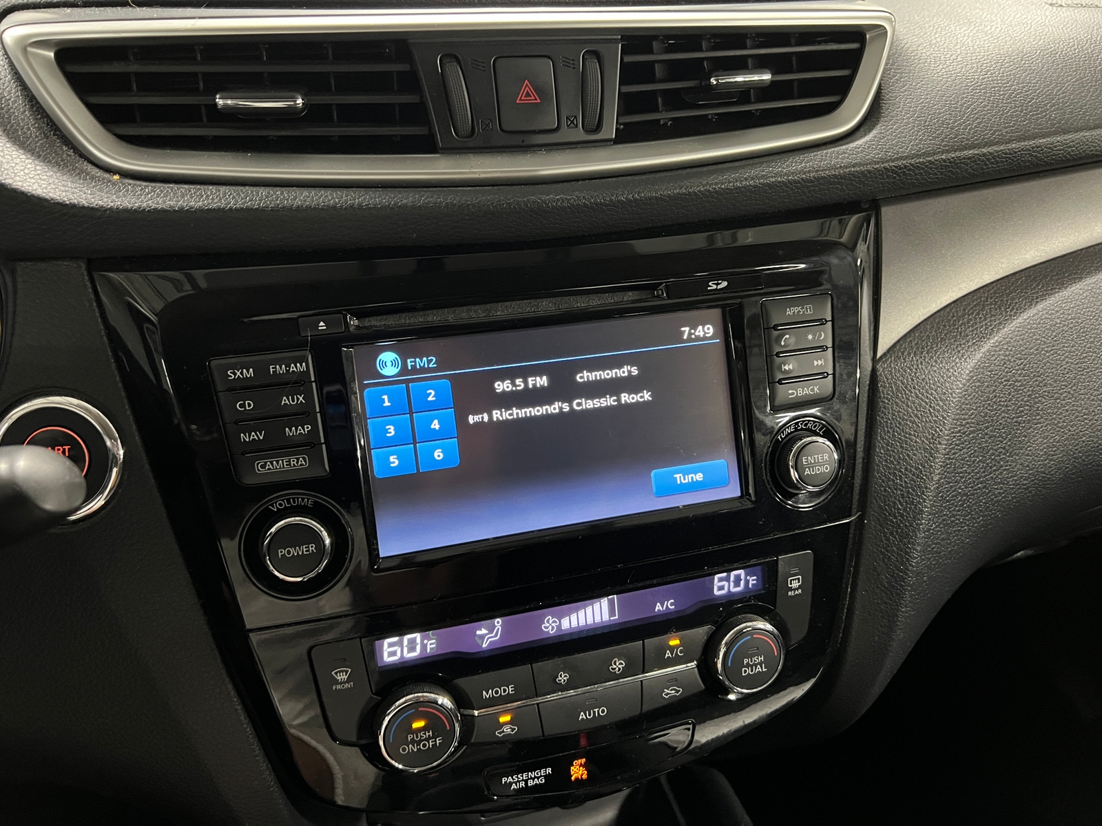 Thumbnail: 2015 Nissan Rogue - 4