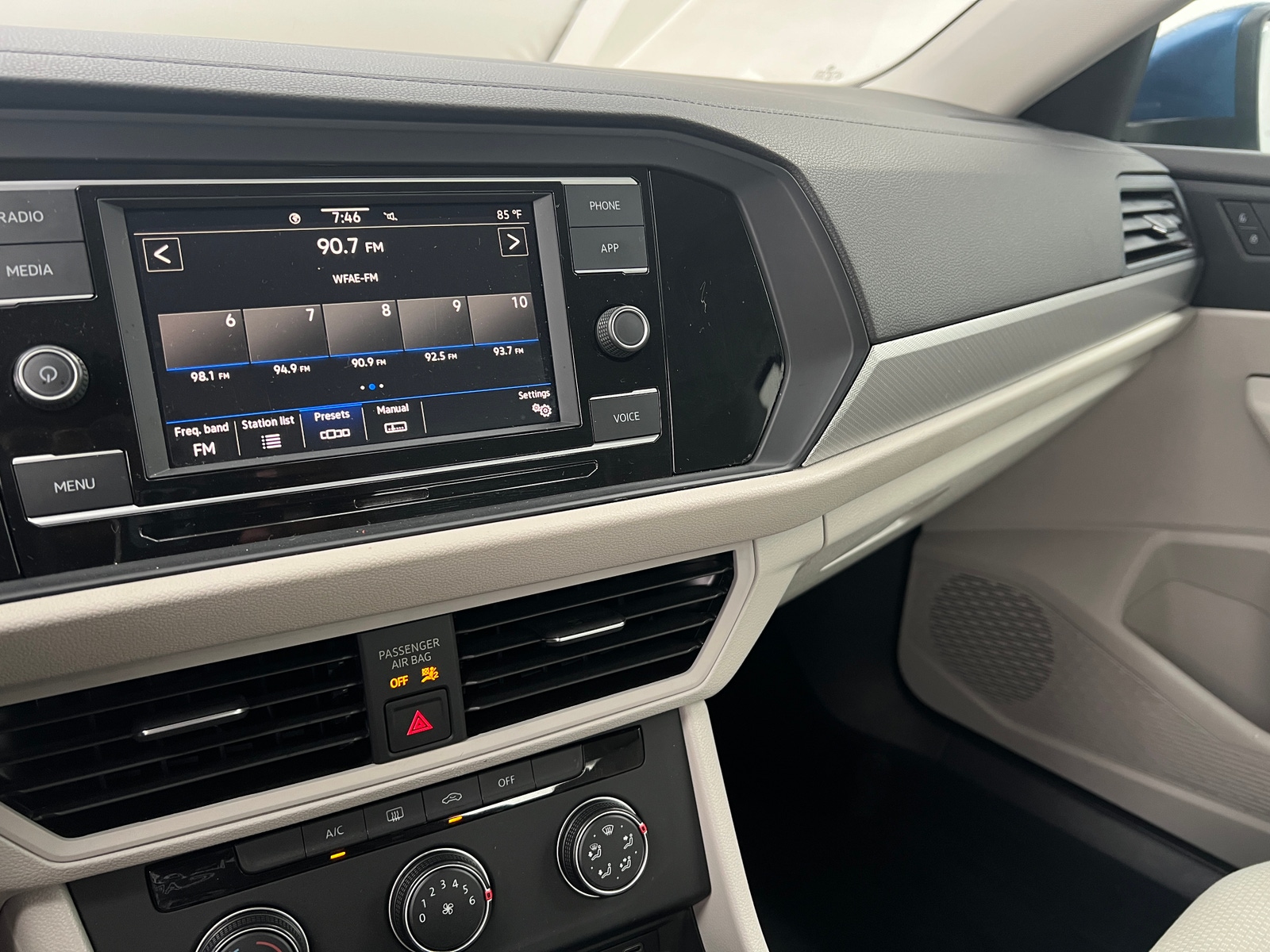 Thumbnail: 2020 Volkswagen Jetta - 4