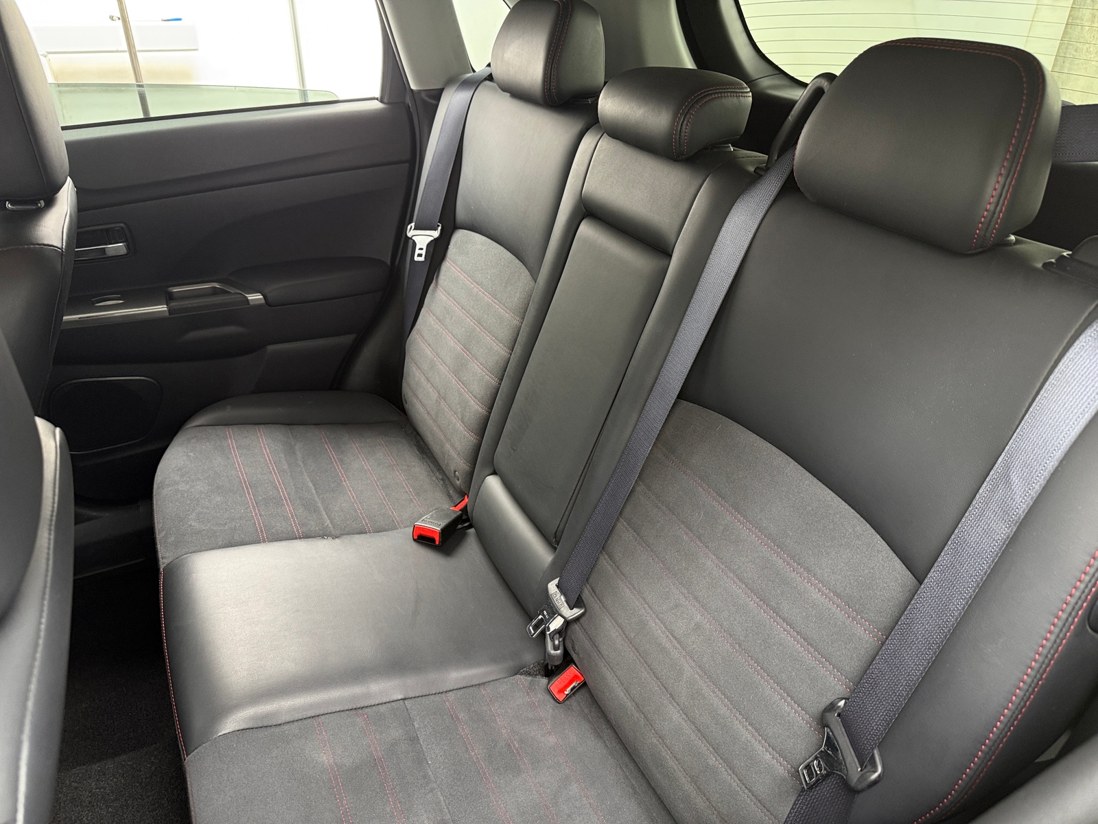 Thumbnail: 2023 Mitsubishi Outlander Sport - 5