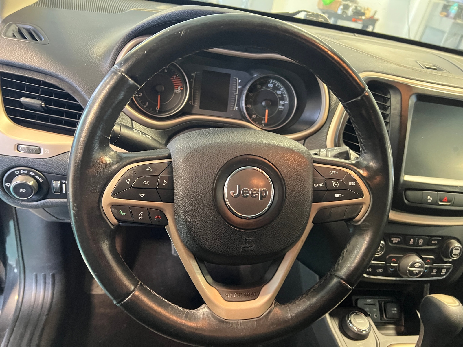 Thumbnail: 2016 Jeep Cherokee - 5