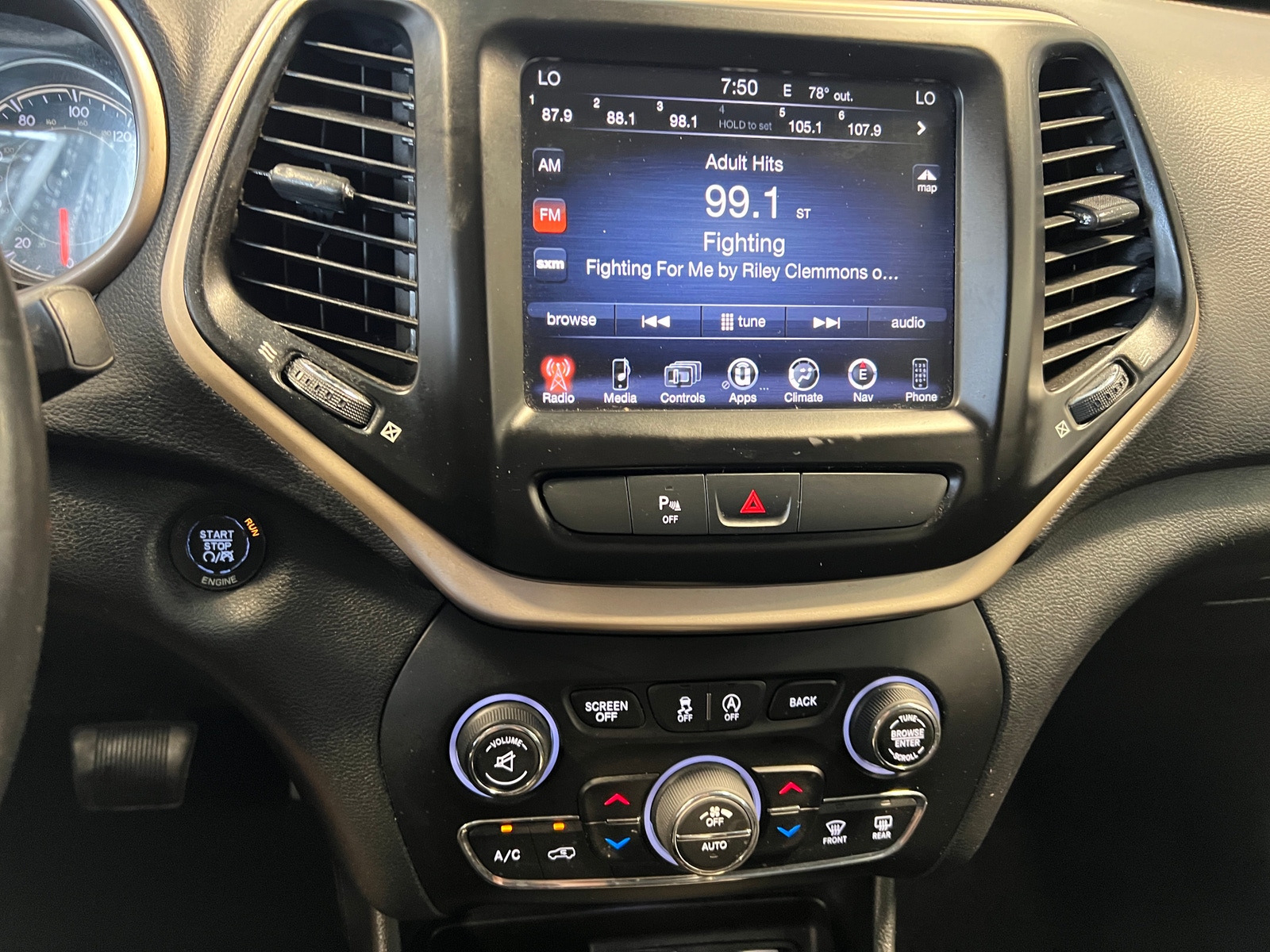 Thumbnail: 2016 Jeep Cherokee - 4