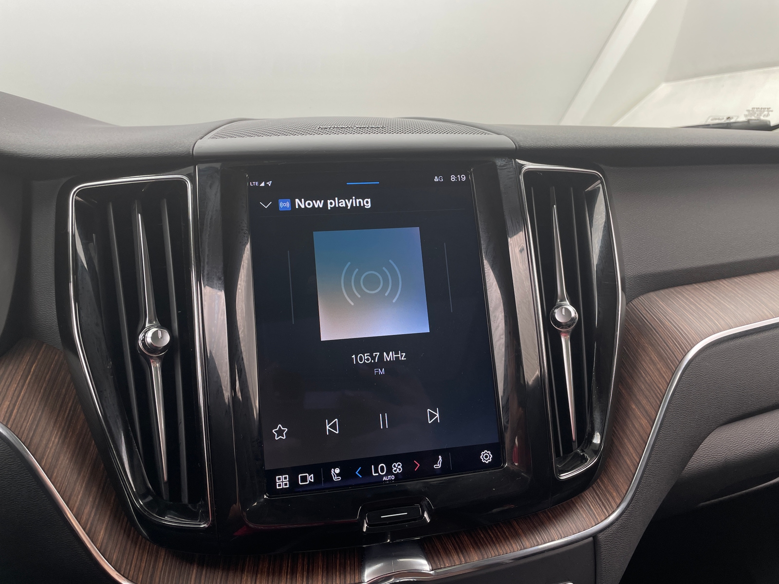 Thumbnail: 2023 Volvo XC60 - 3