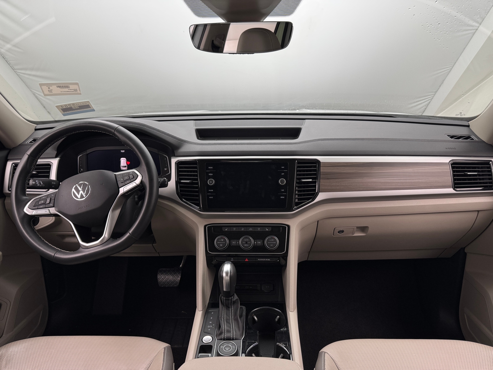 Thumbnail: 2021 Volkswagen Atlas - 2