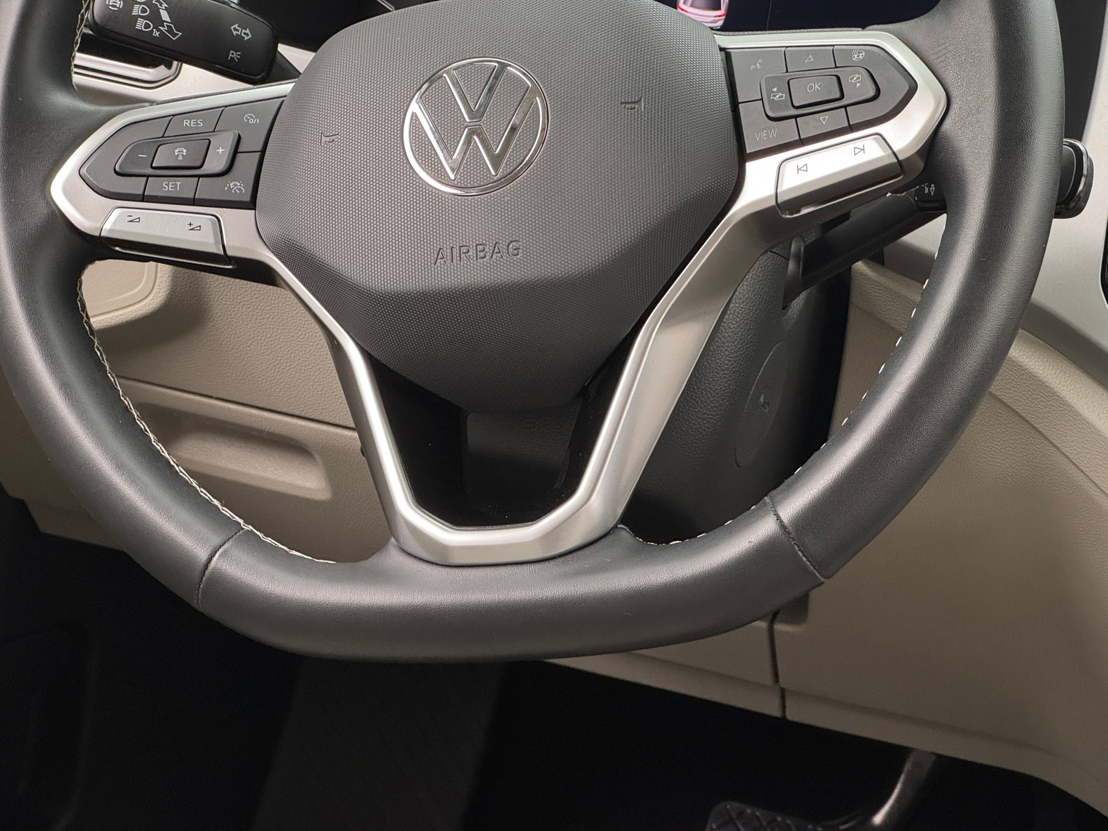 Thumbnail: 2021 Volkswagen Atlas - 4