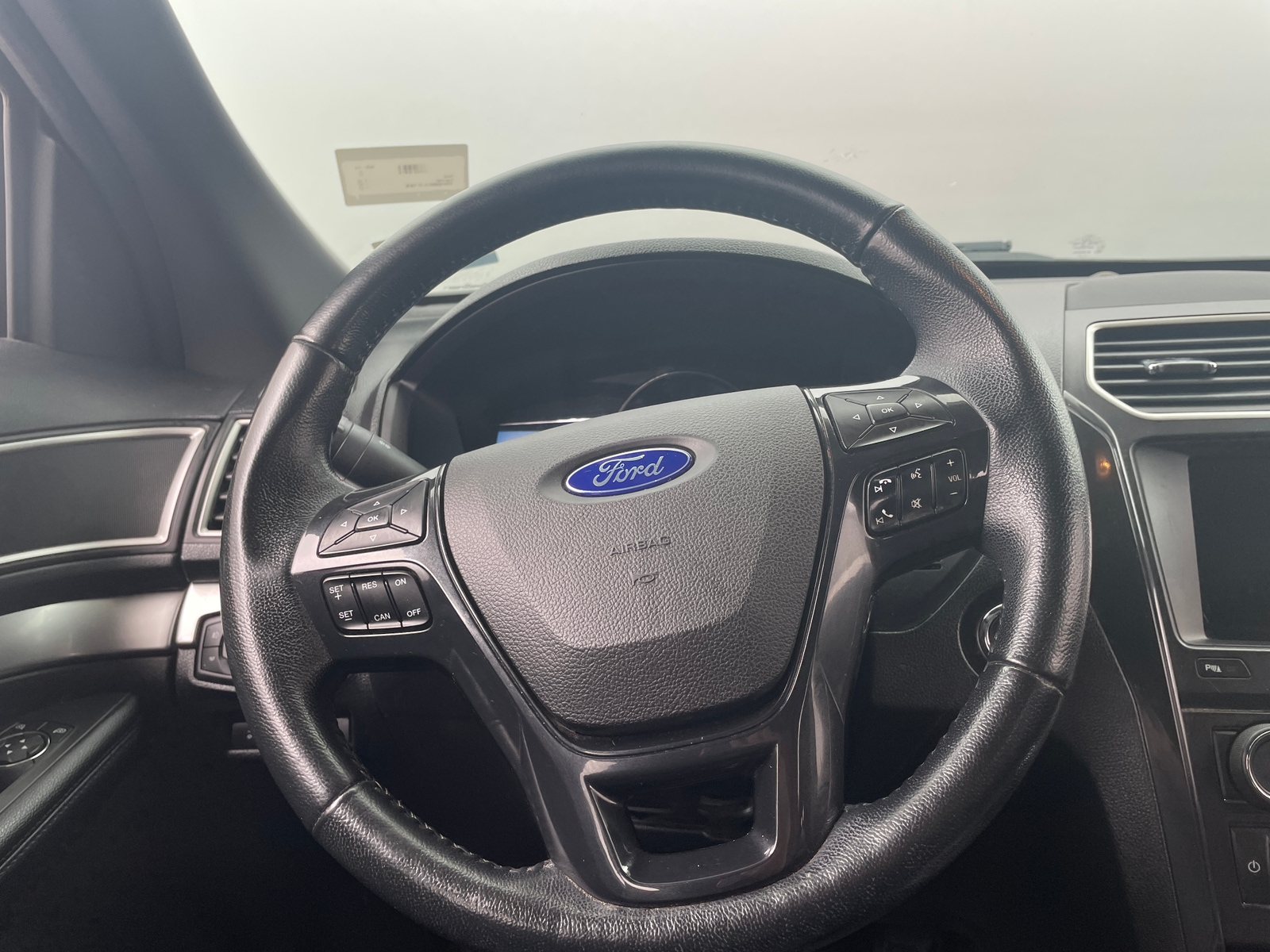 Thumbnail: 2017 Ford Explorer - 4
