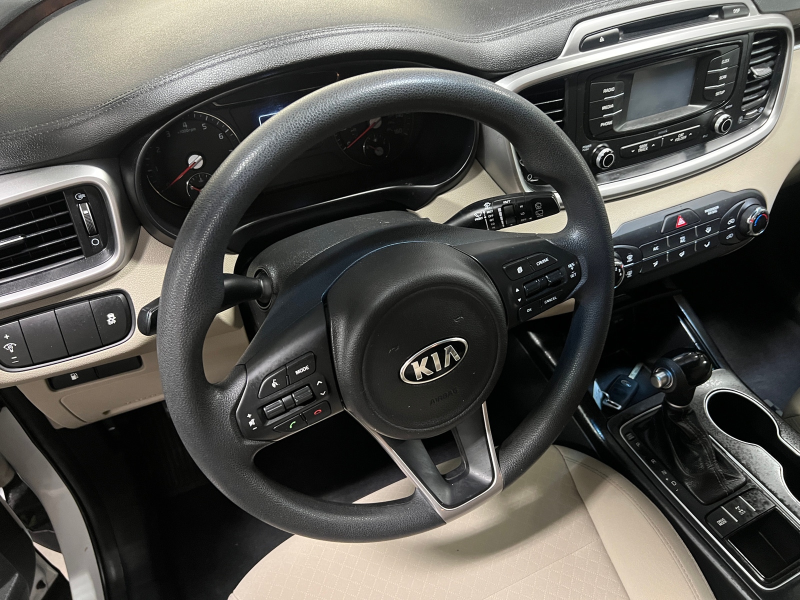 Thumbnail: 2017 Kia Sorento - 5