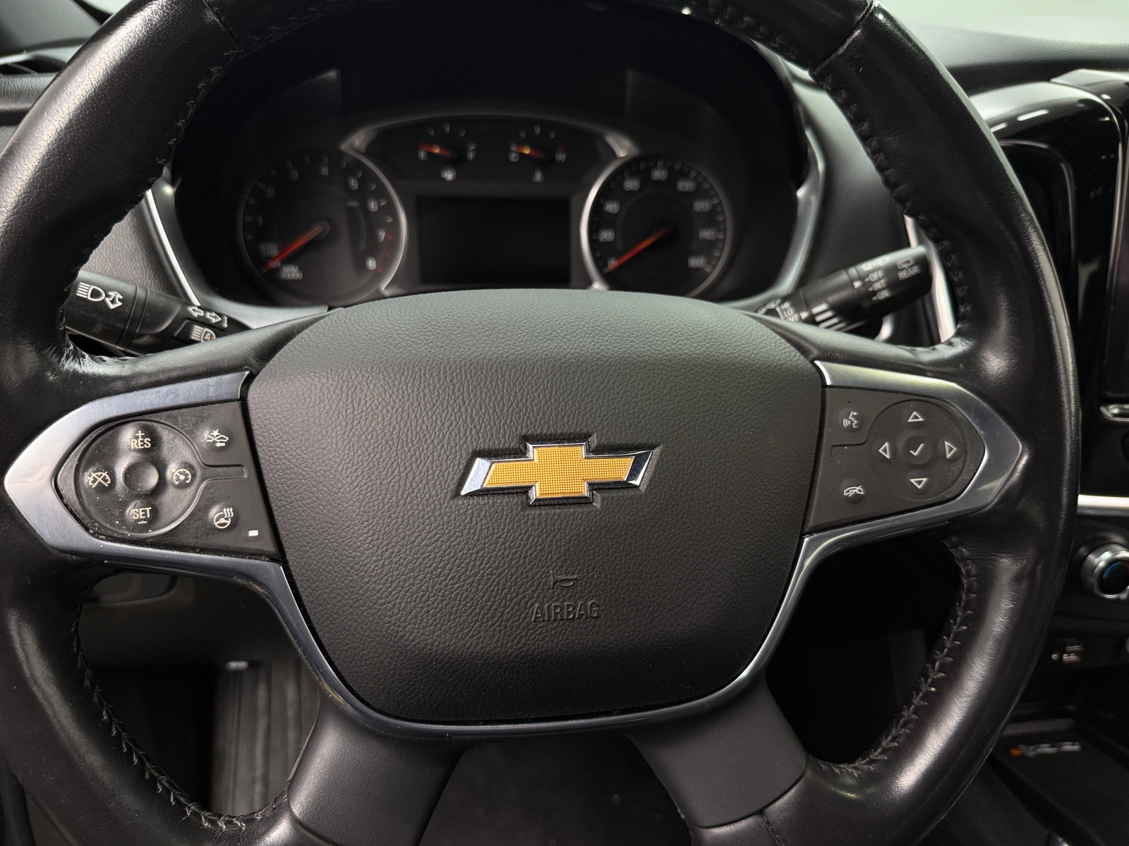 Thumbnail: 2022 Chevrolet Traverse - 4