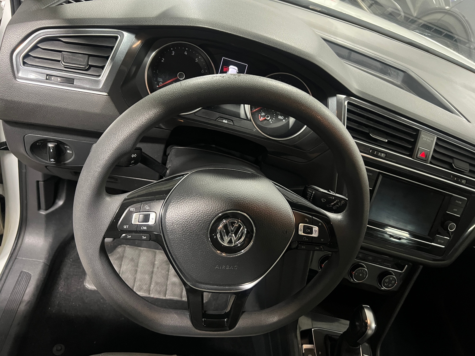 Thumbnail: 2018 Volkswagen Tiguan - 5