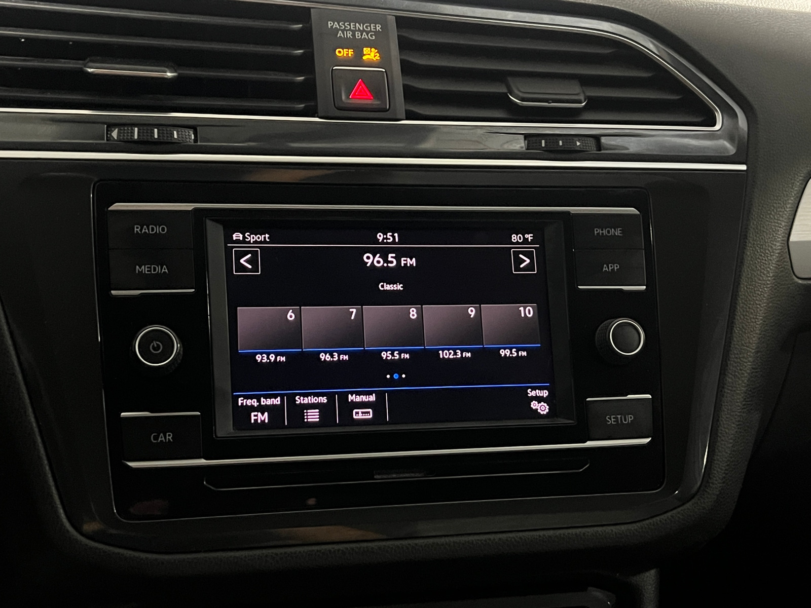 Thumbnail: 2018 Volkswagen Tiguan - 4