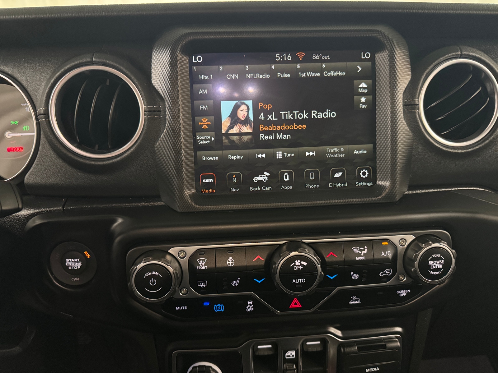 Thumbnail: 2021 Jeep Wrangler - 3