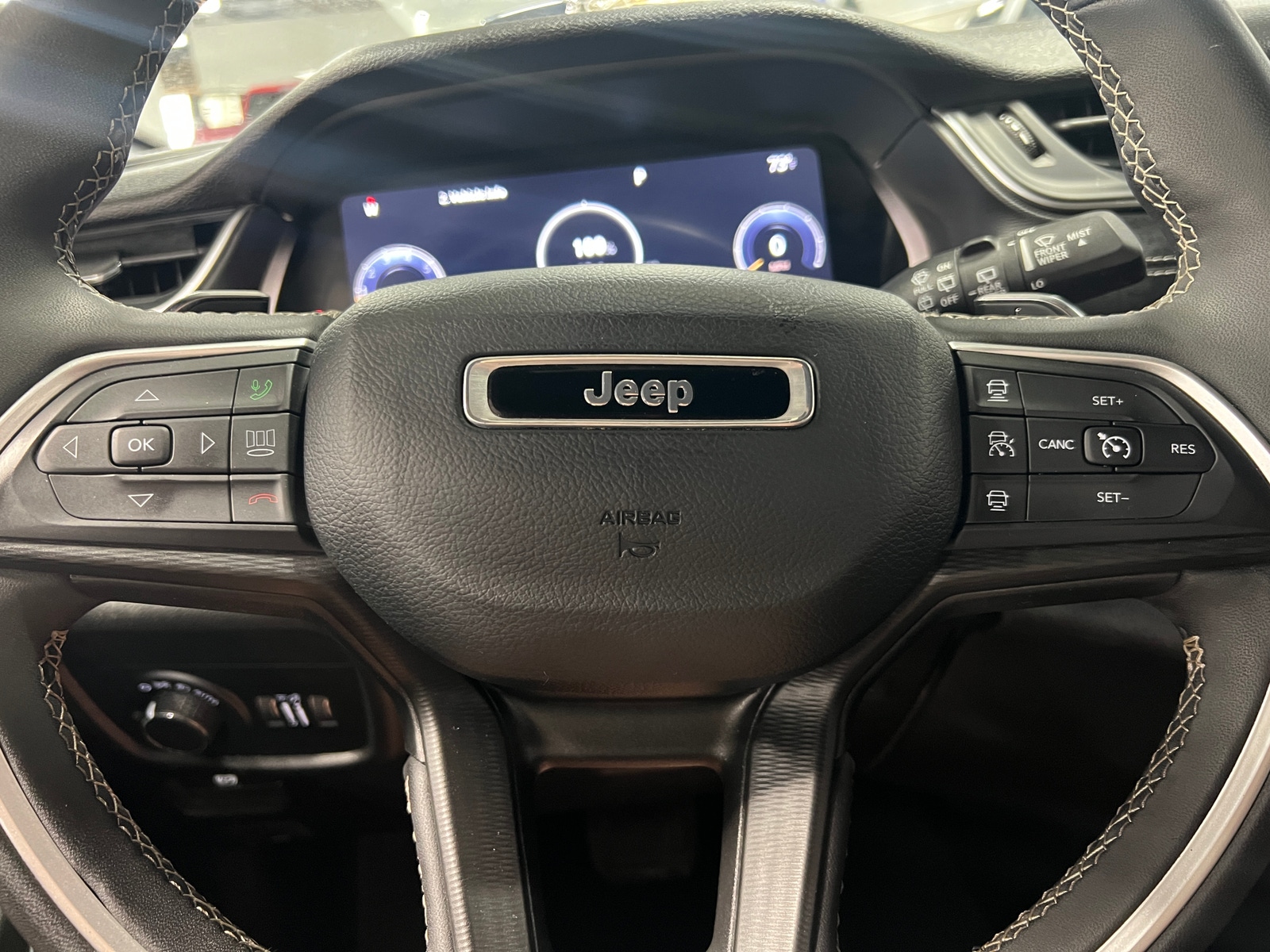 Thumbnail: 2024 Jeep Grand Cherokee L - 5