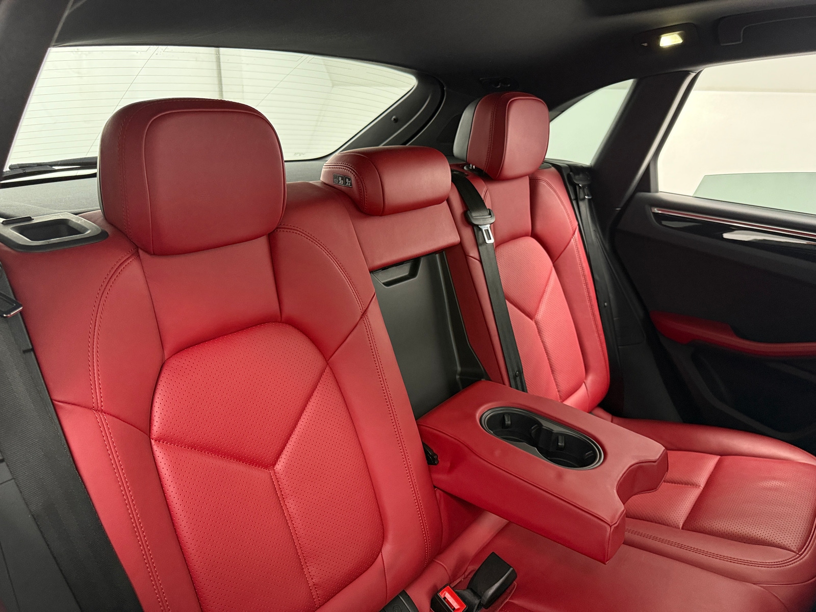 Thumbnail: 2017 Porsche Macan - 5