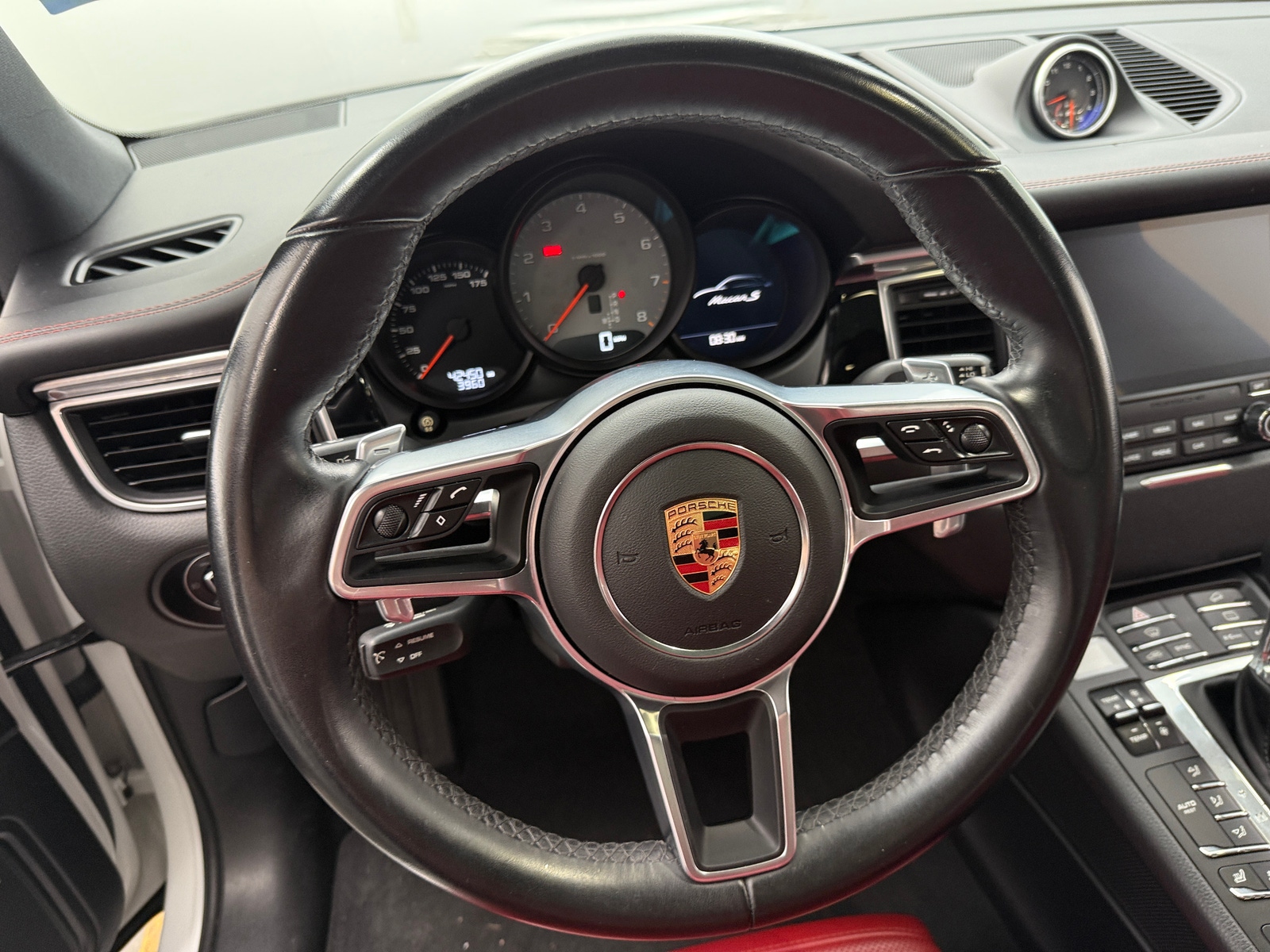 Thumbnail: 2017 Porsche Macan - 4