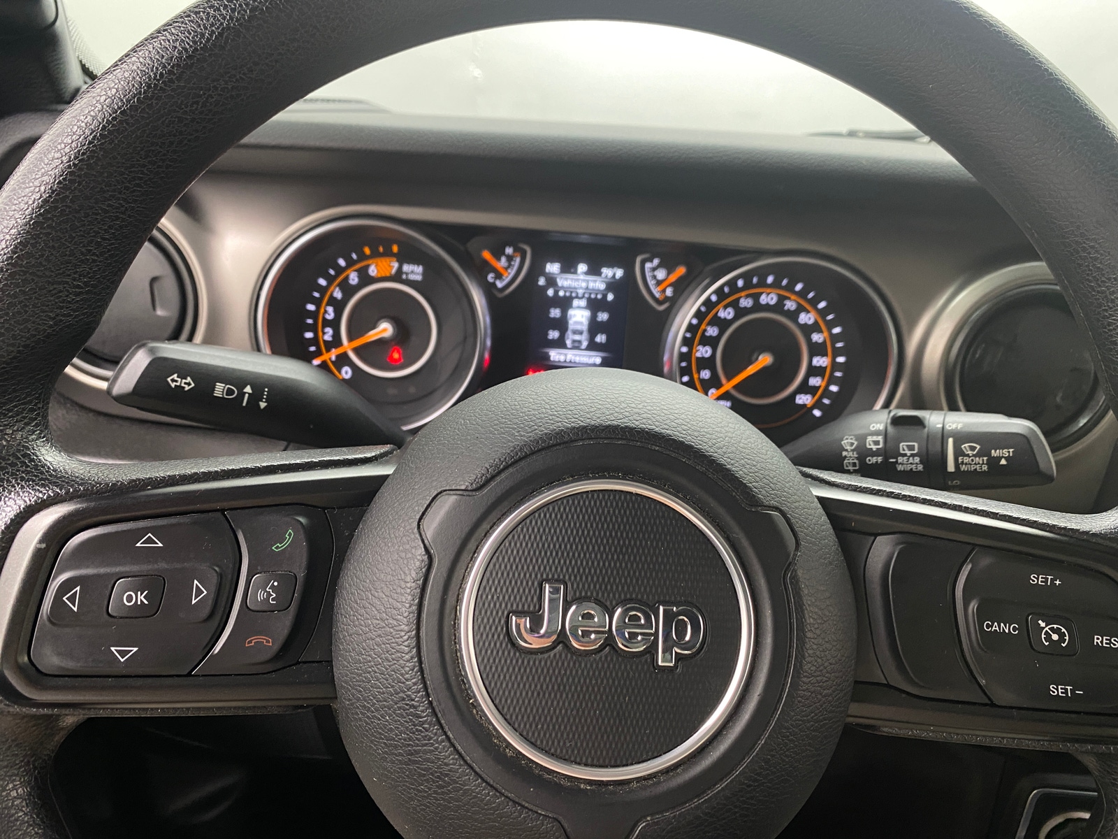 Thumbnail: 2019 Jeep Wrangler - 5