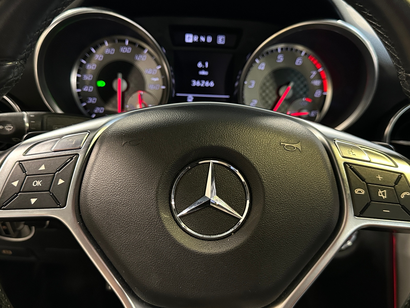 Thumbnail: 2013 Mercedes-Benz SLK - 4