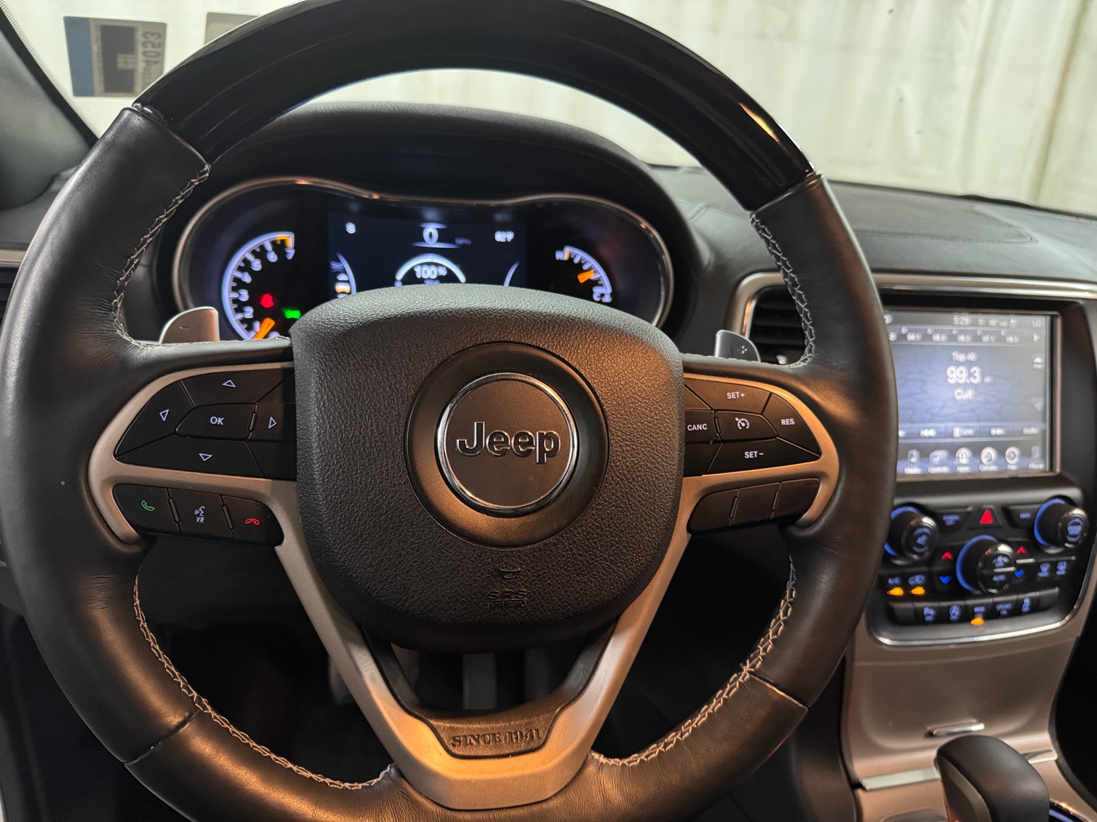 Thumbnail: 2017 Jeep Grand Cherokee - 4
