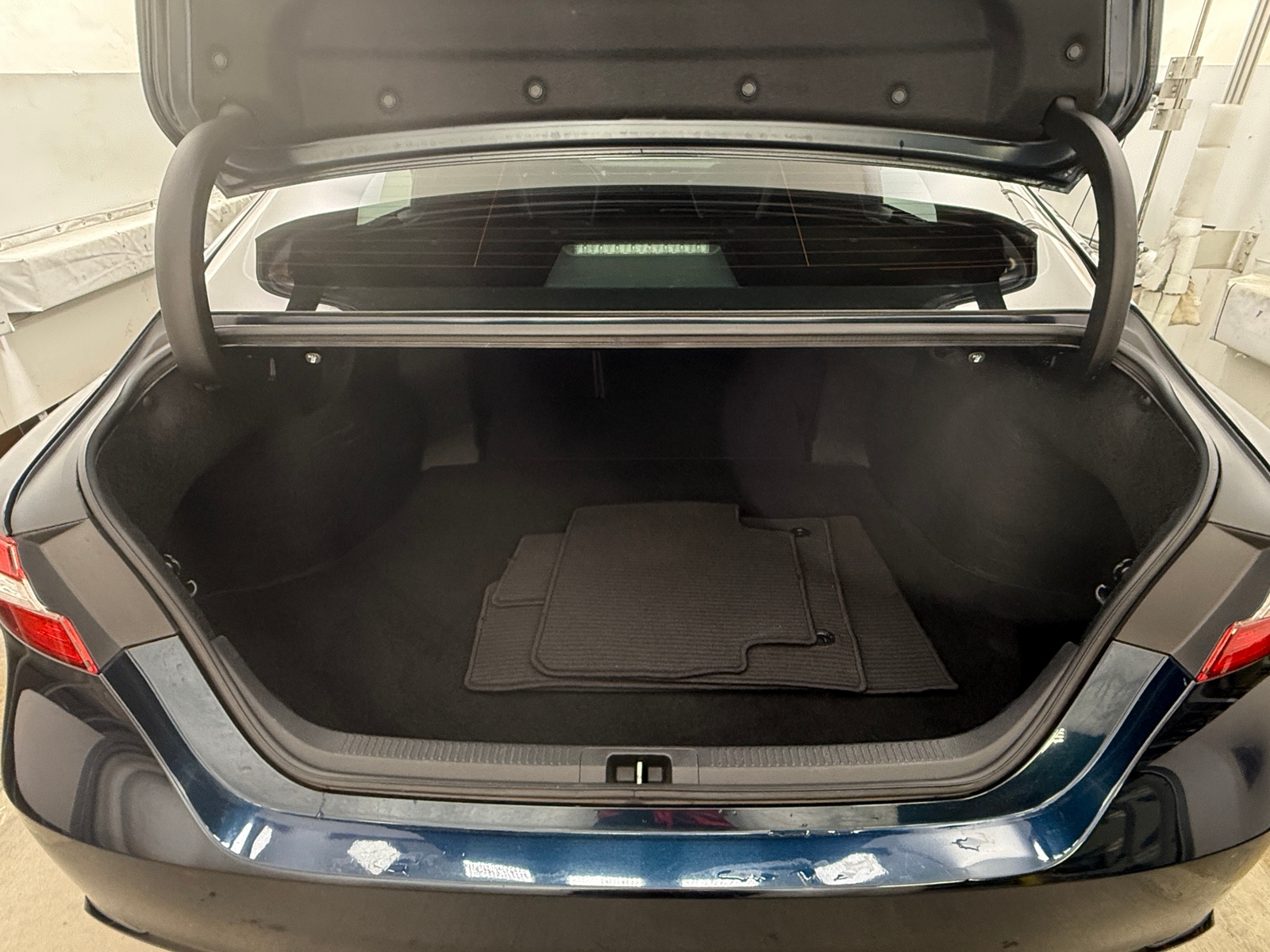 Thumbnail: 2019 Toyota Camry - 7