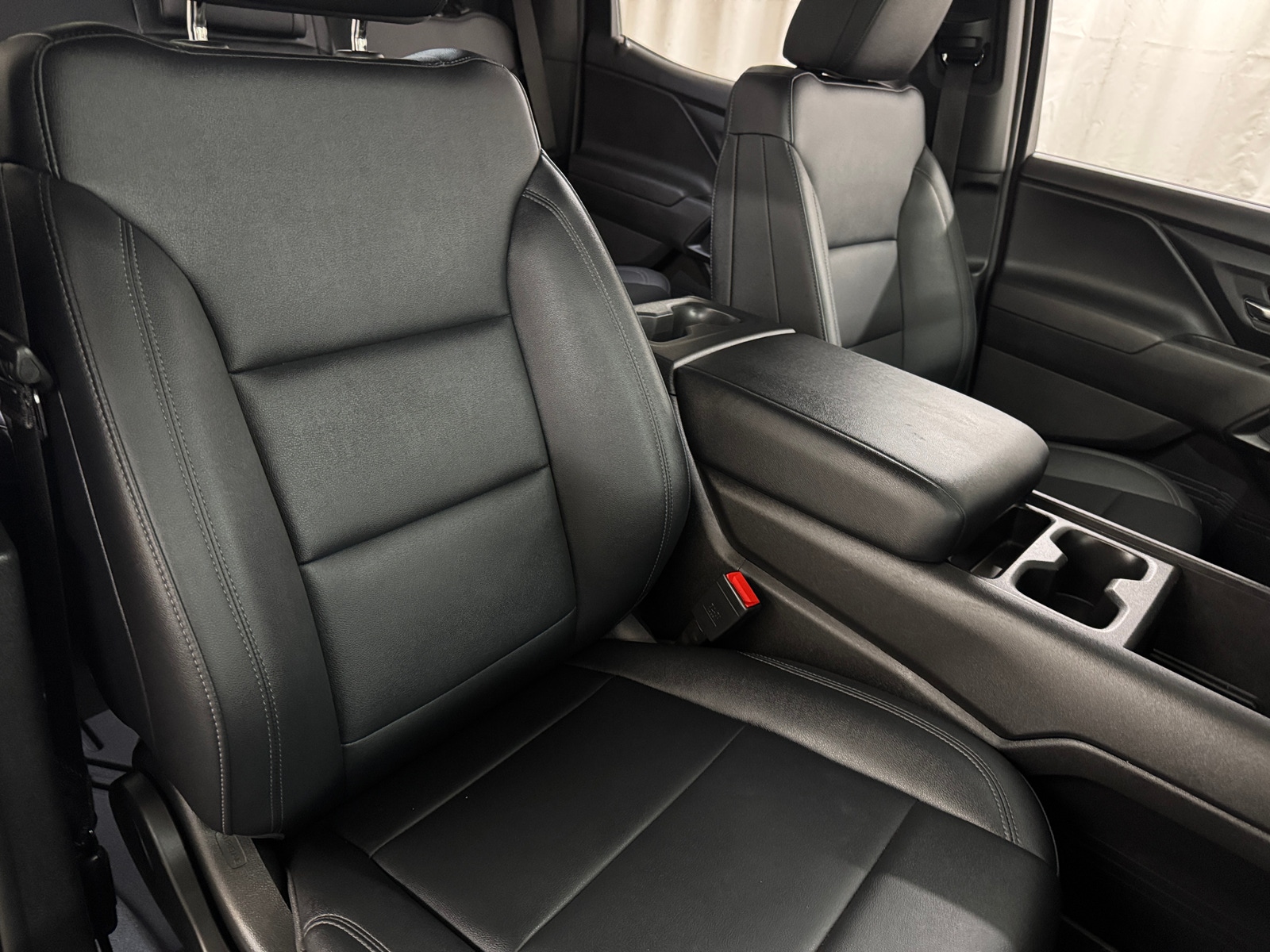 Thumbnail: 2024 Chevrolet Silverado EV - 2