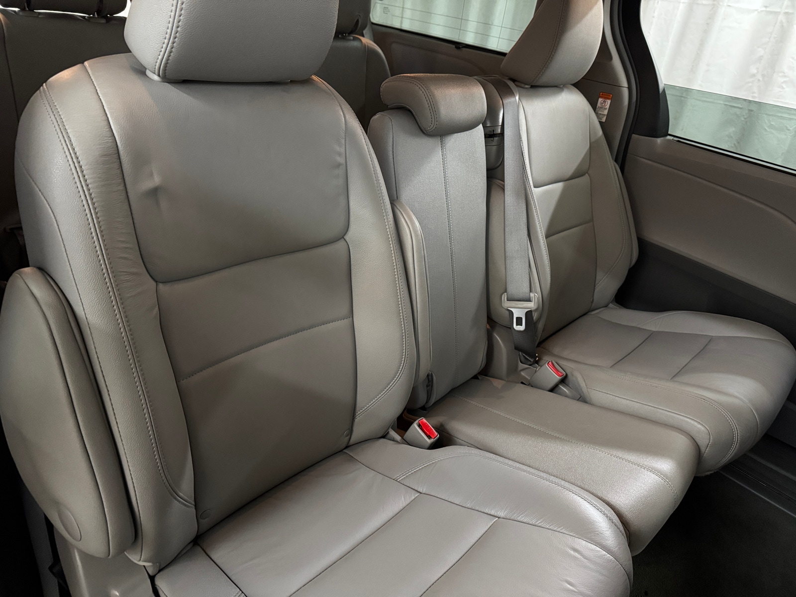 Thumbnail: 2015 Toyota Sienna - 5