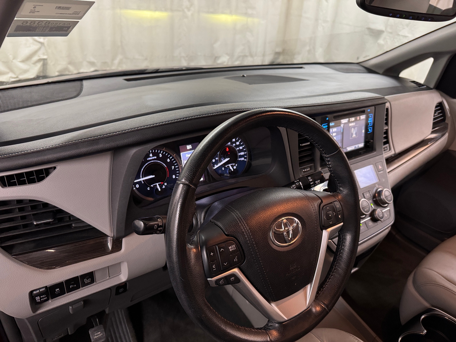 Thumbnail: 2015 Toyota Sienna - 2