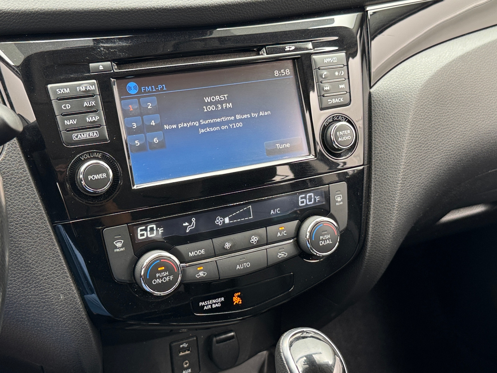 Thumbnail: 2017 Nissan Rogue Sport - 3