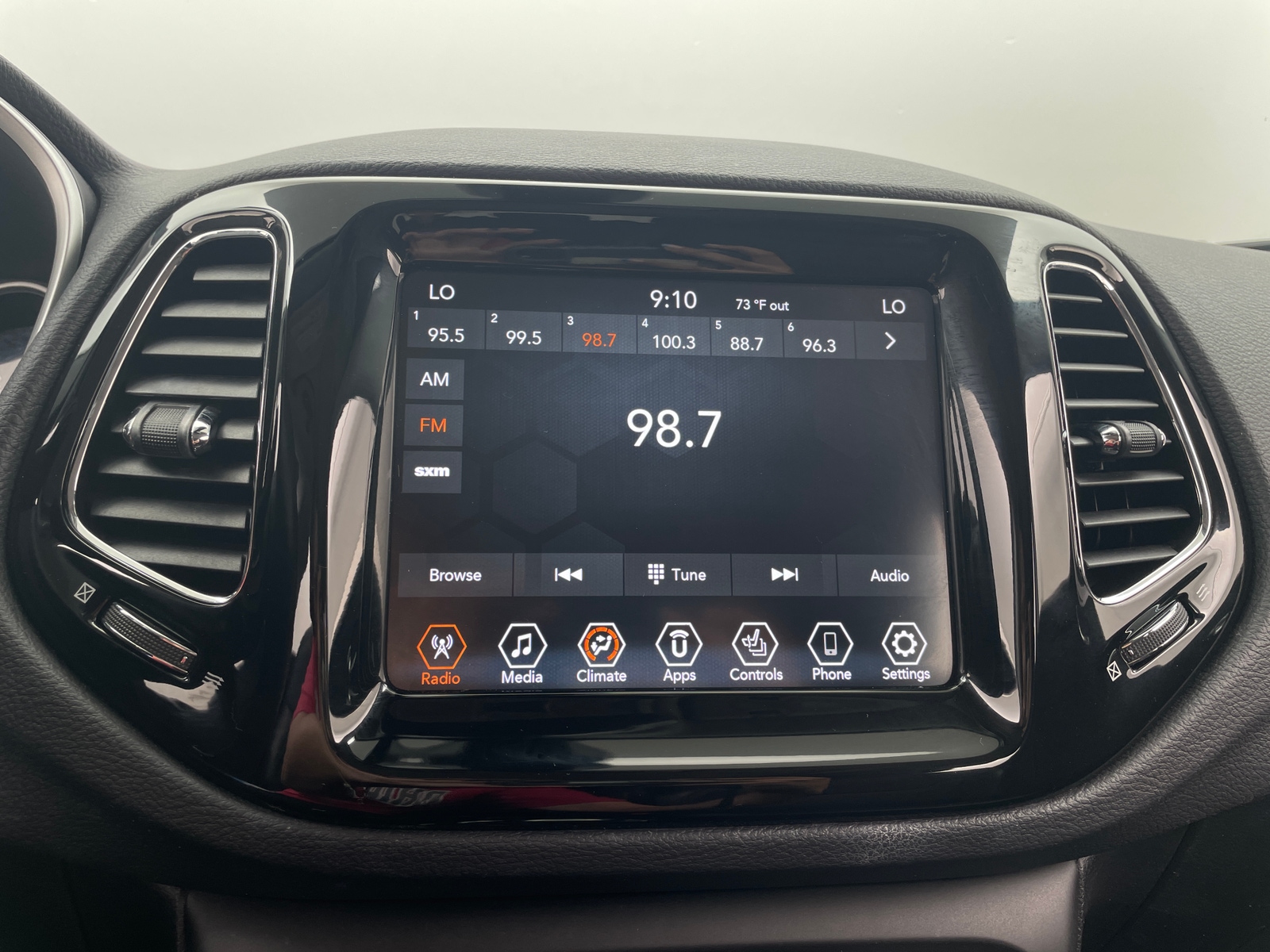 Thumbnail: 2020 Jeep Compass - 3