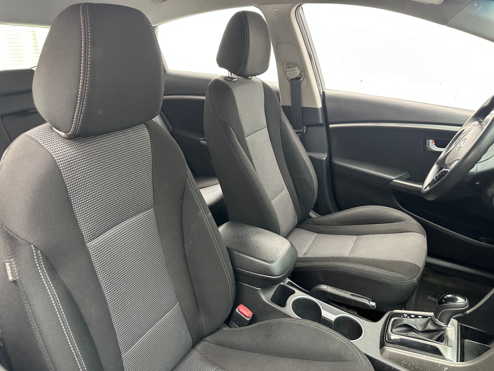 Thumbnail: 2017 Hyundai Elantra - 2