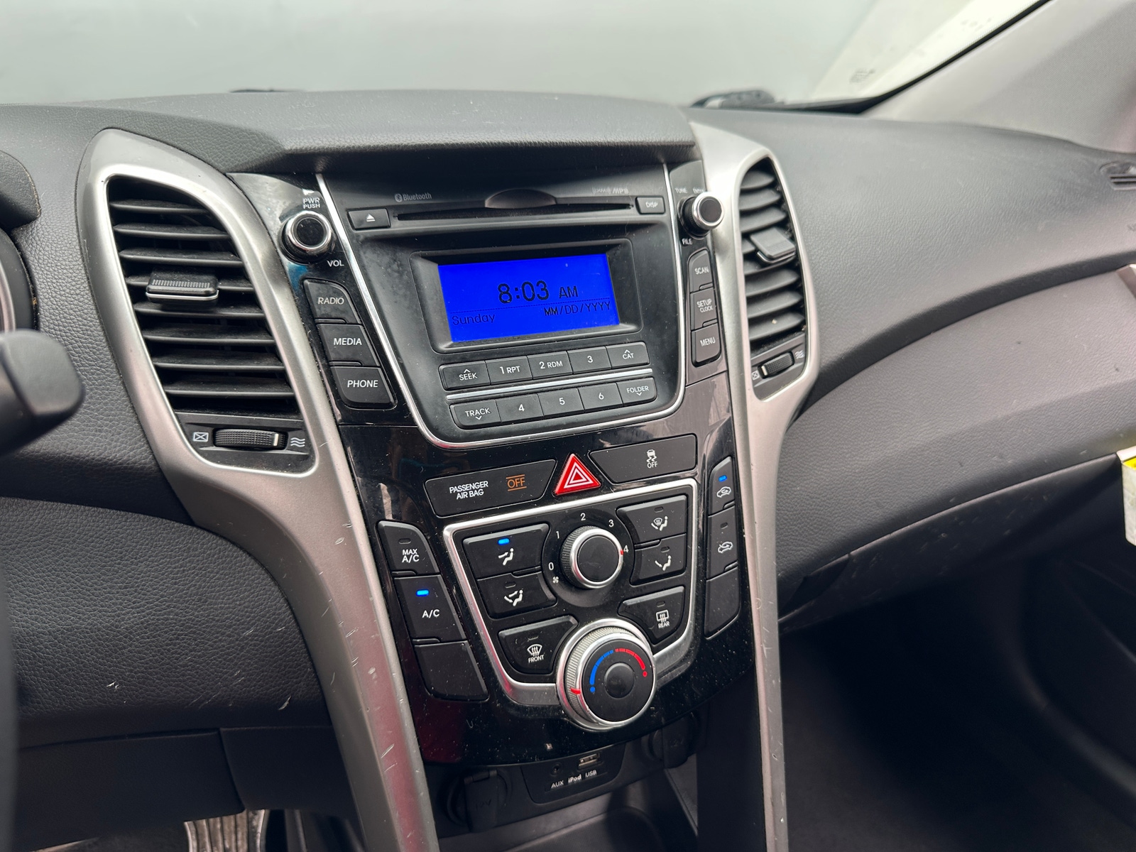 Thumbnail: 2017 Hyundai Elantra - 4
