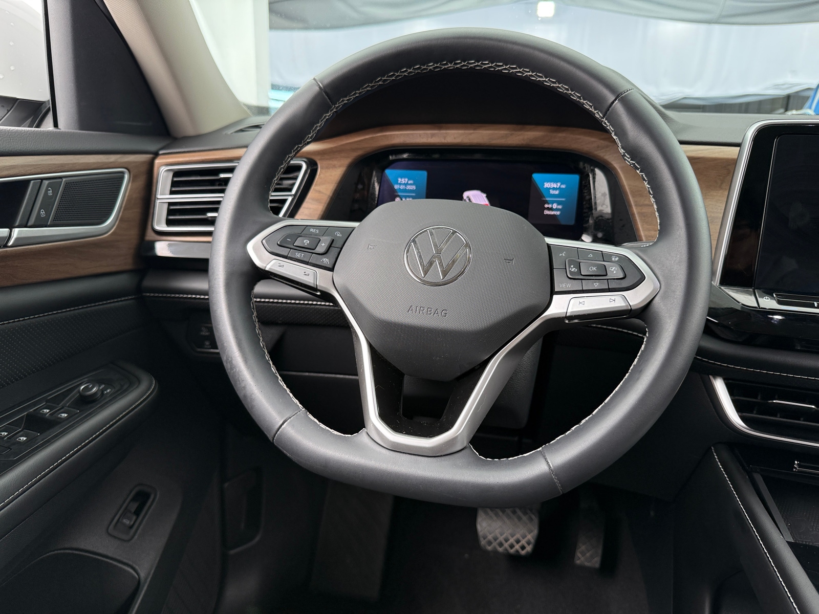 Thumbnail: 2024 Volkswagen Atlas - 4