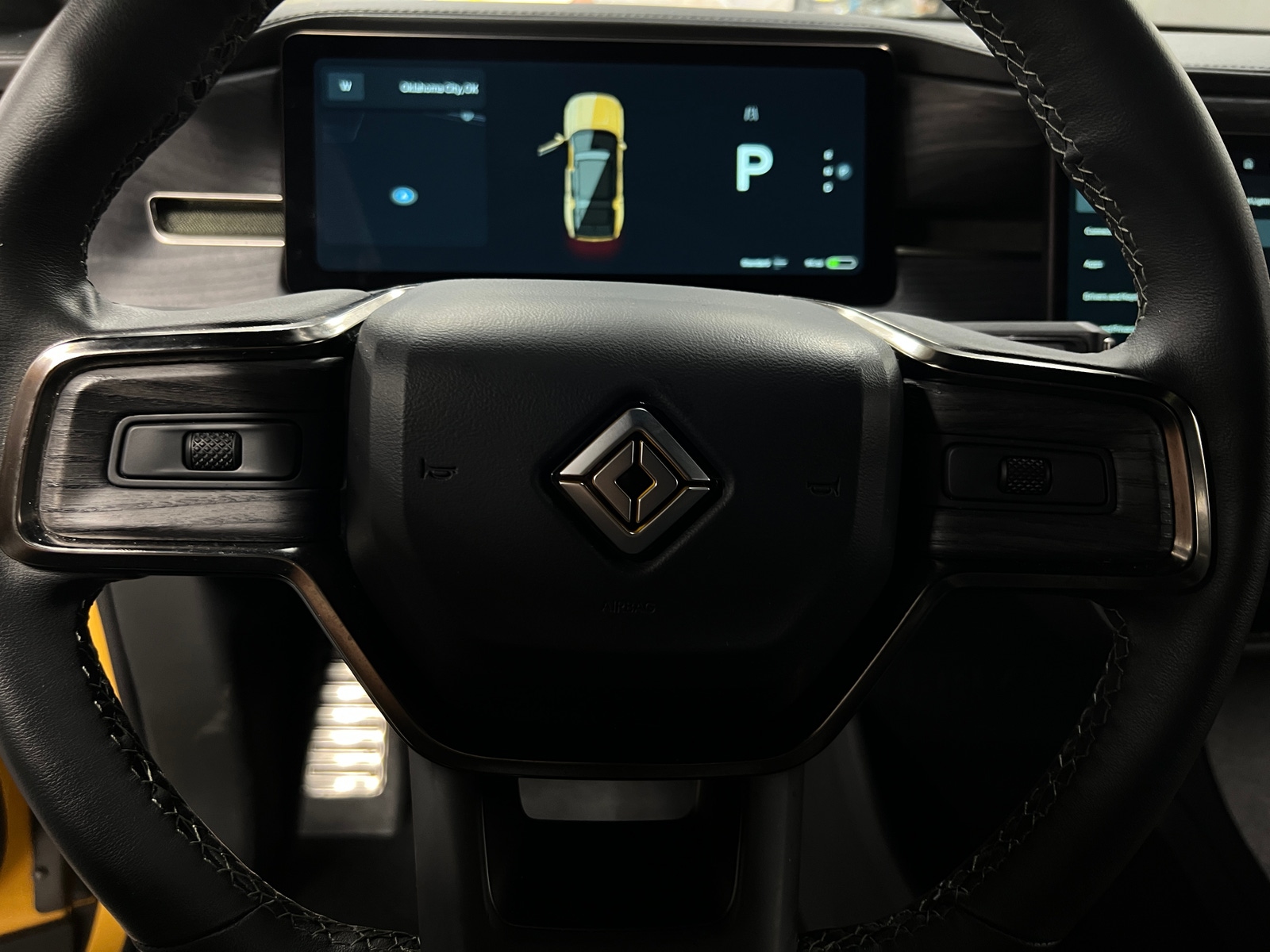 Thumbnail: 2023 Rivian R1S - 4