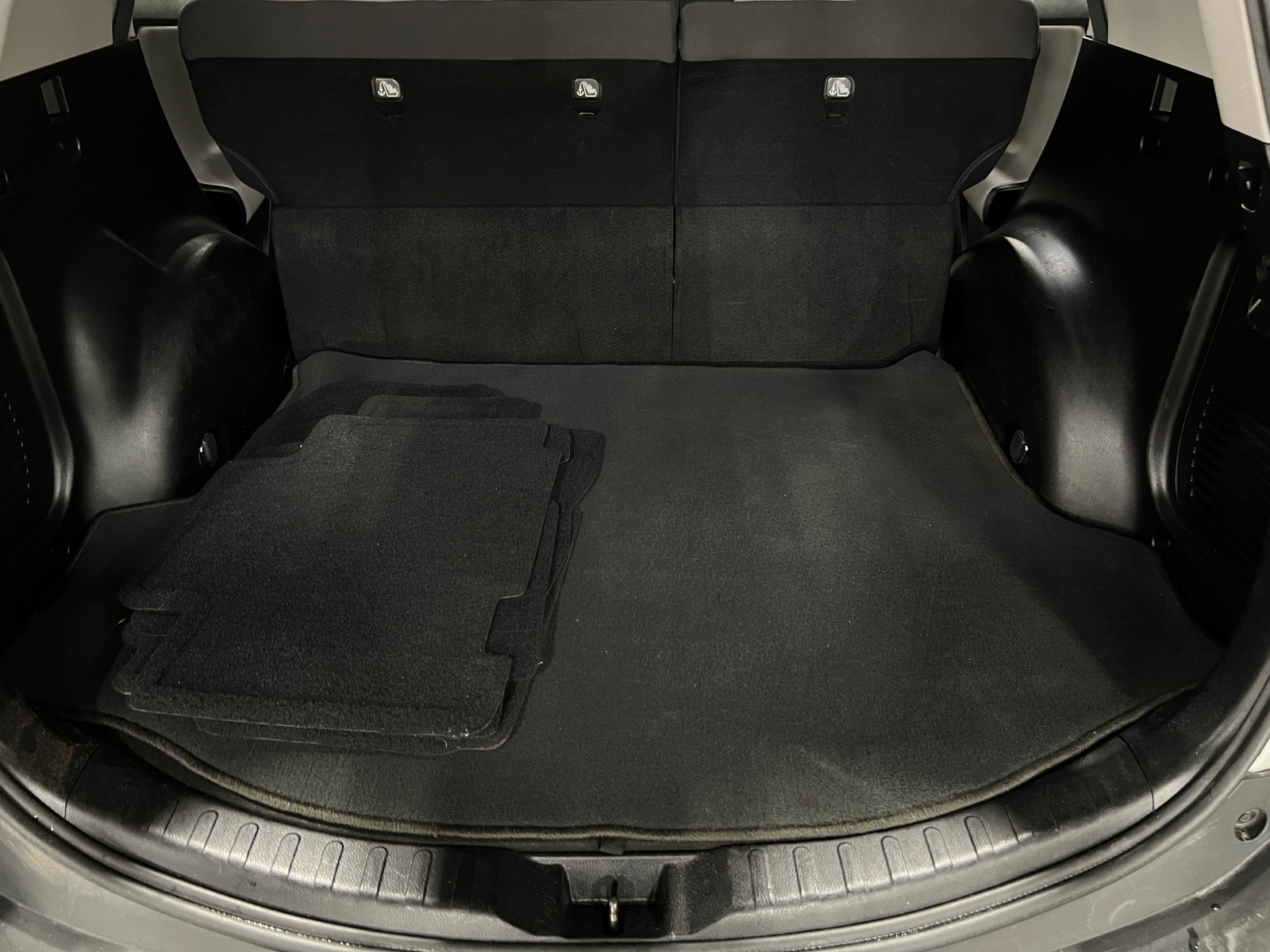 Thumbnail: 2015 Toyota RAV4 - 6