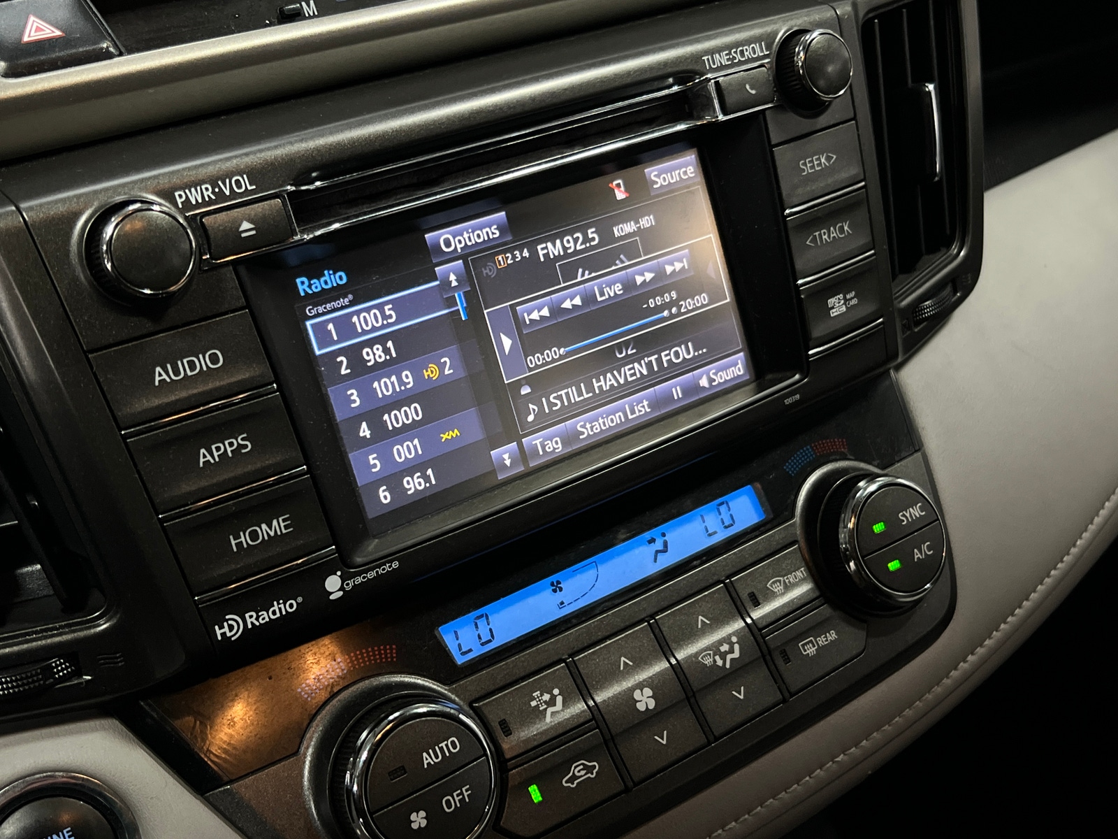 Thumbnail: 2015 Toyota RAV4 - 3