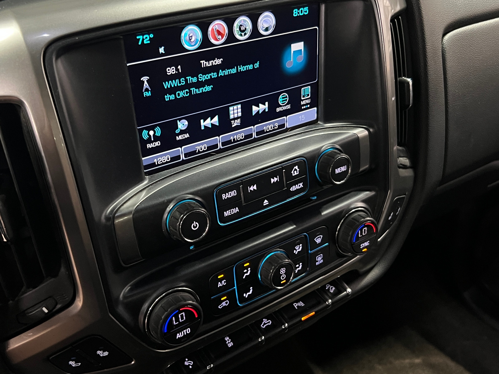 Thumbnail: 2017 Chevrolet Silverado 1500 - 4