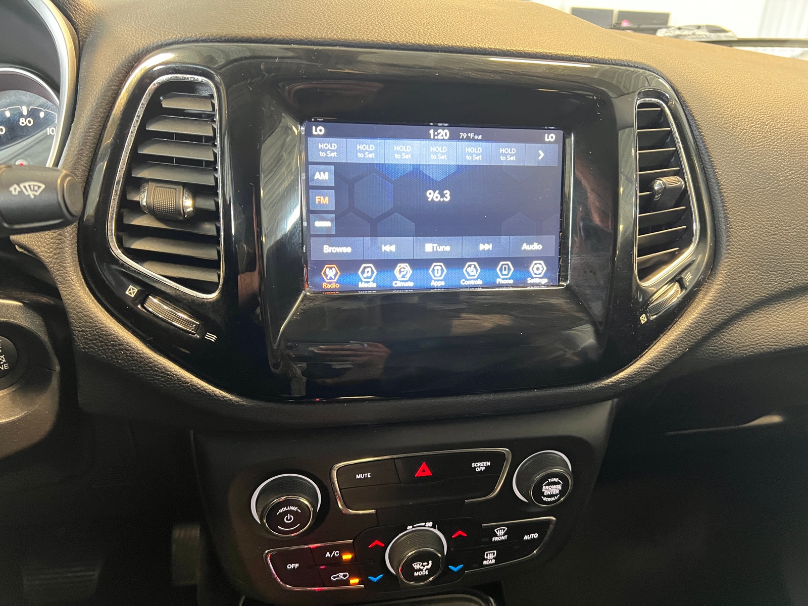 Thumbnail: 2019 Jeep Compass - 4