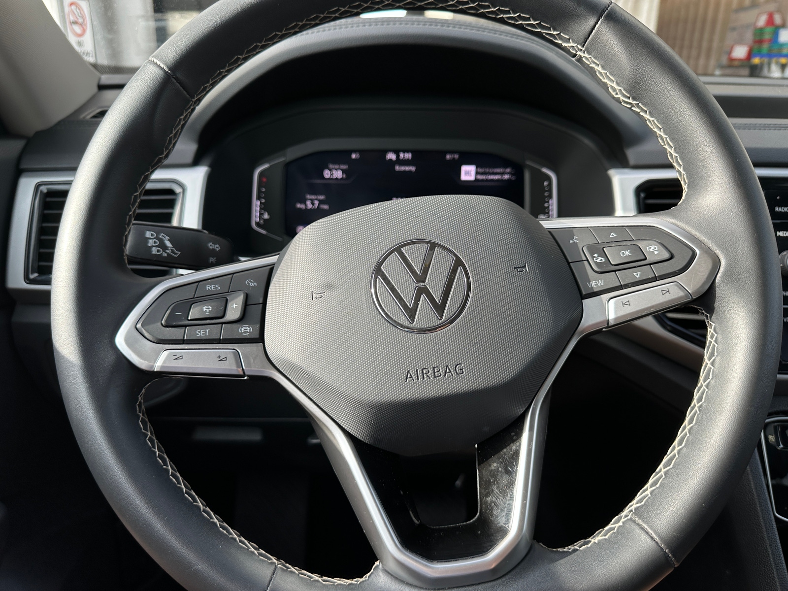 Thumbnail: 2022 Volkswagen Atlas - 4
