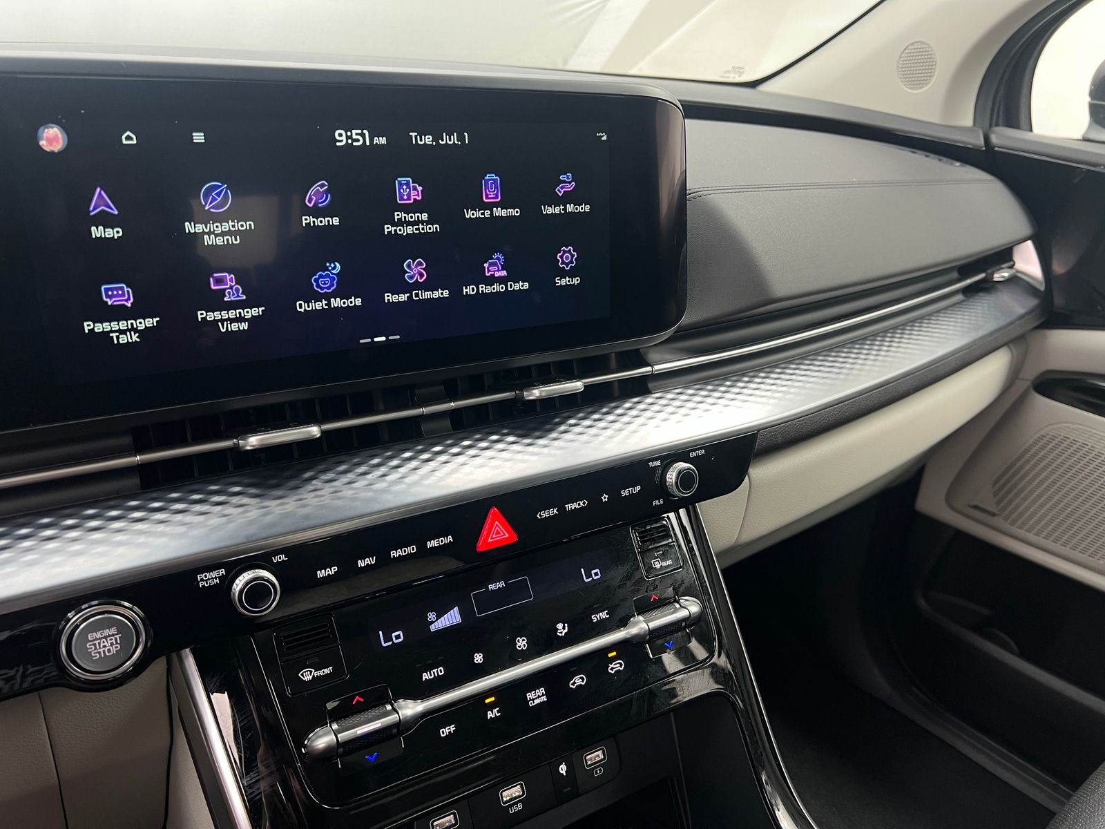 Thumbnail: 2024 Kia Carnival - 3