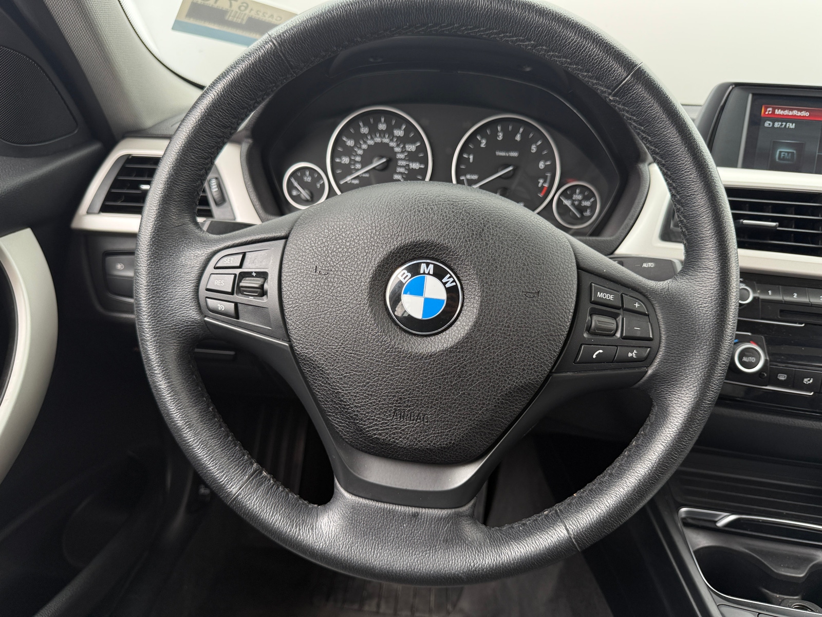Thumbnail: 2018 BMW 3 Series - 4