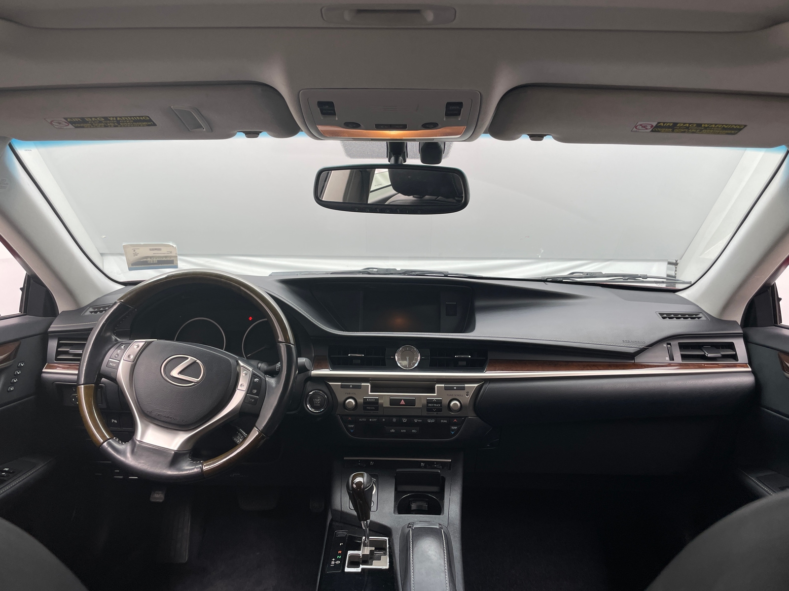 Thumbnail: 2015 Lexus ES - 2