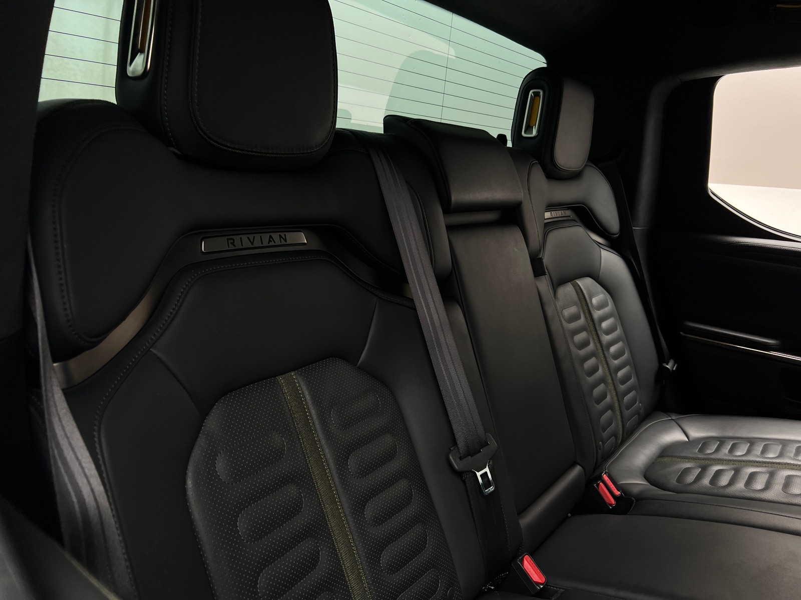 Thumbnail: 2022 Rivian R1T - 5