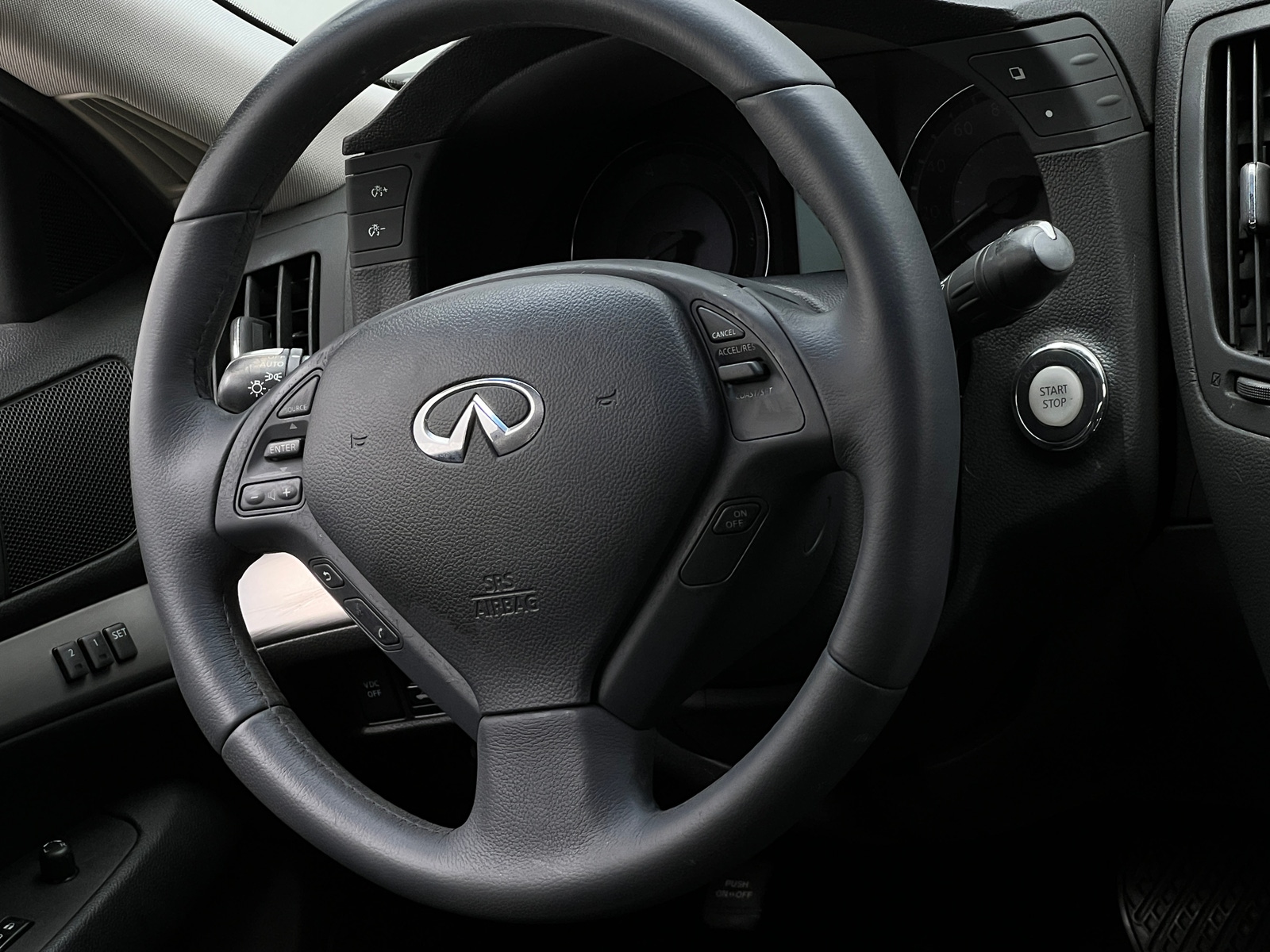 Thumbnail: 2010 INFINITI G37 - 4