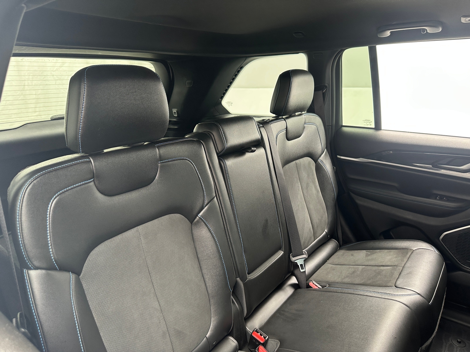 Thumbnail: 2023 Jeep Grand Cherokee - 6