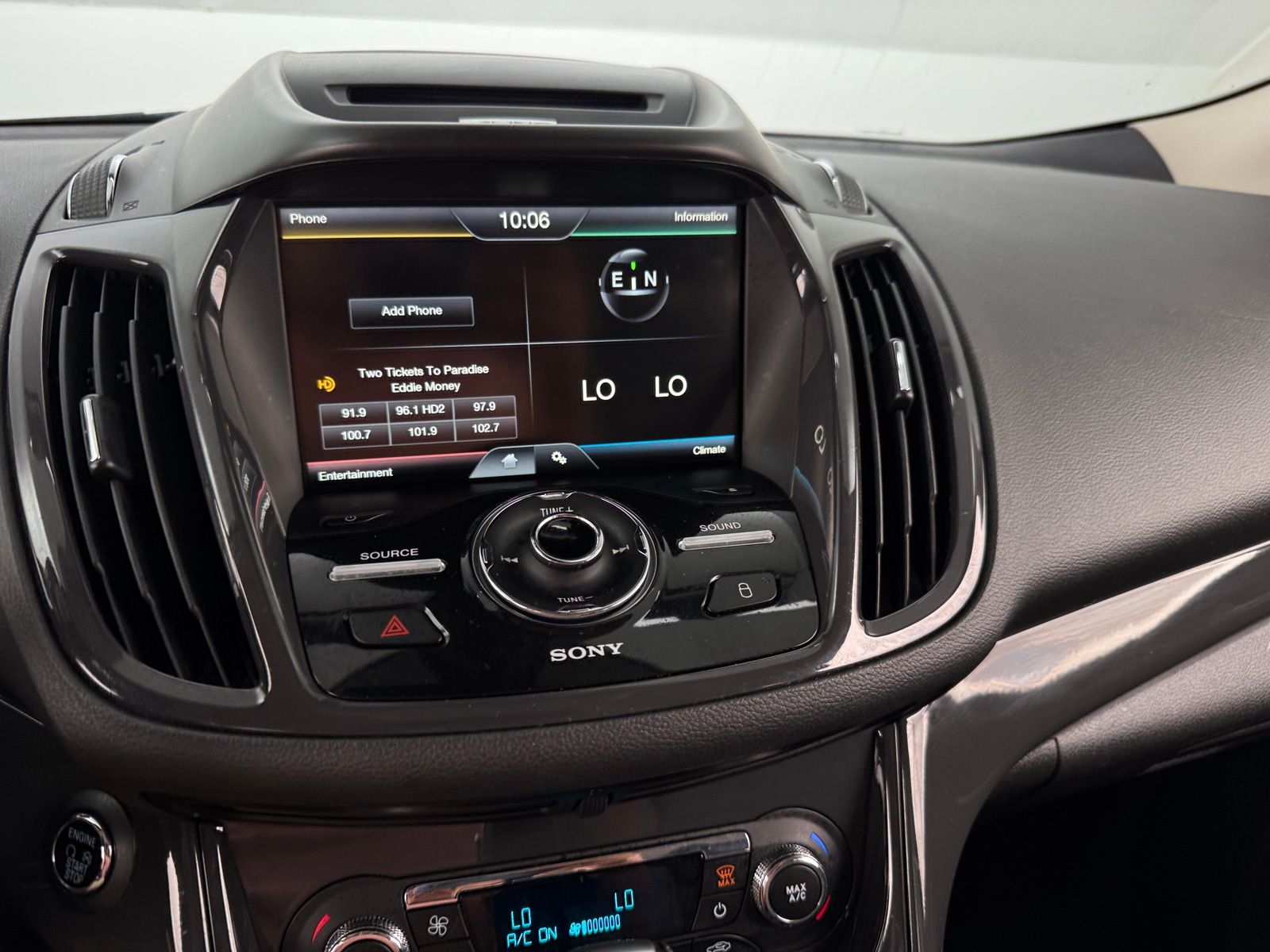 Thumbnail: 2015 Ford Escape - 3