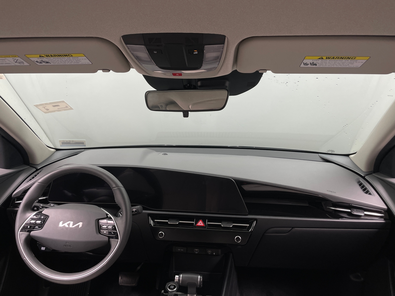 Thumbnail: 2024 Kia Niro - 3