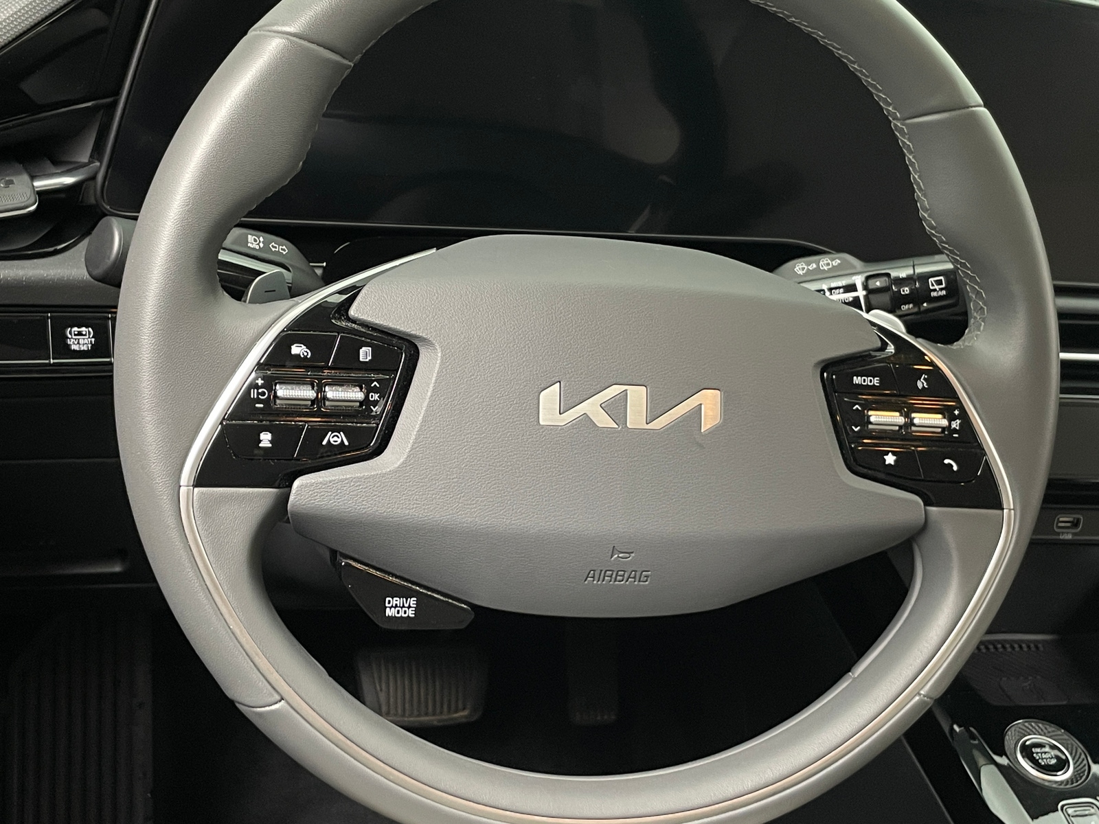 Thumbnail: 2024 Kia Niro - 5