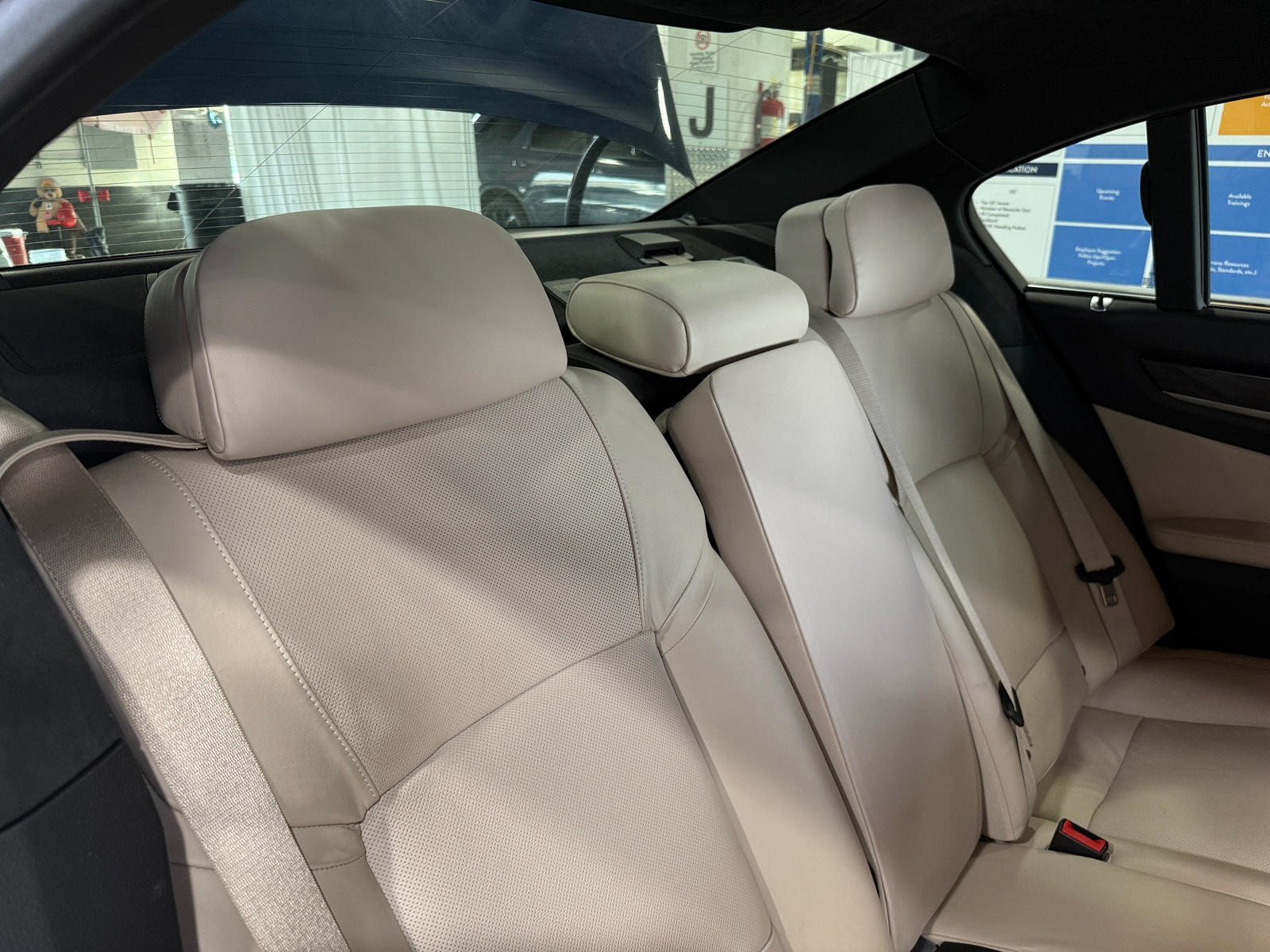 Thumbnail: 2012 BMW 7 Series - 6