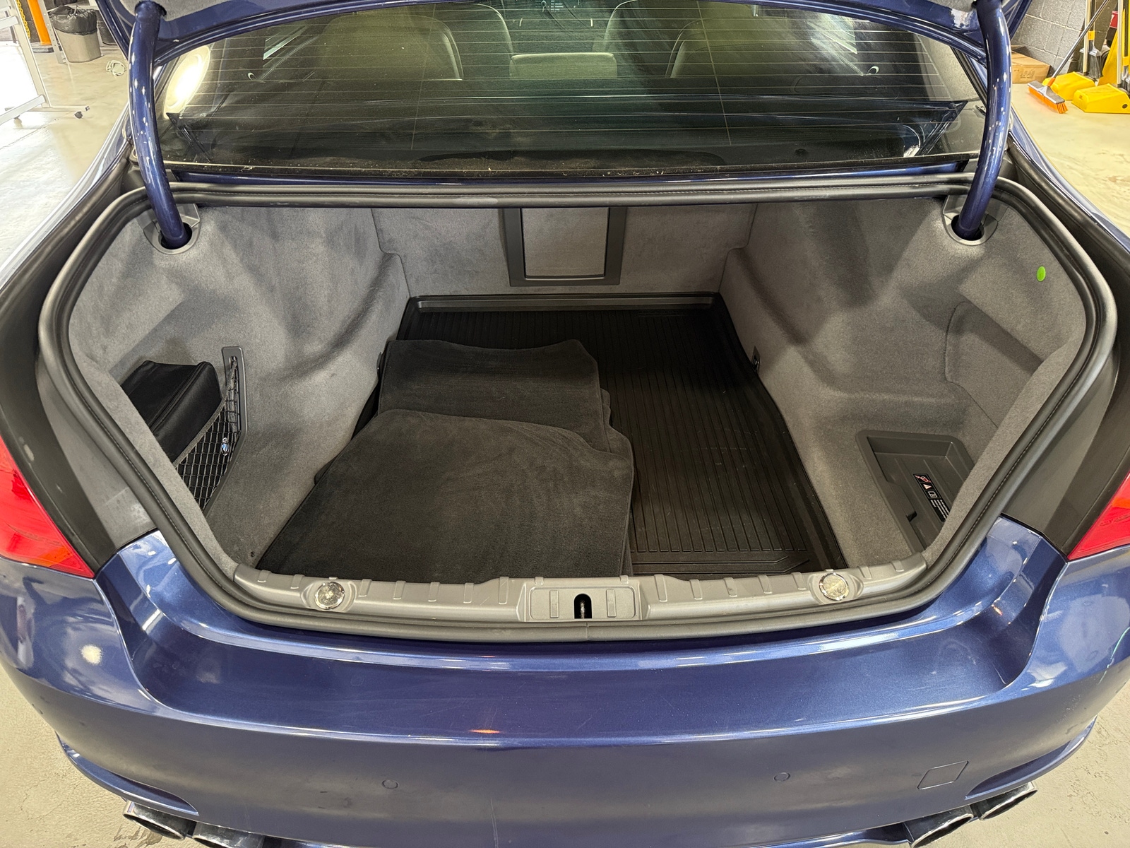 Thumbnail: 2012 BMW 7 Series - 7