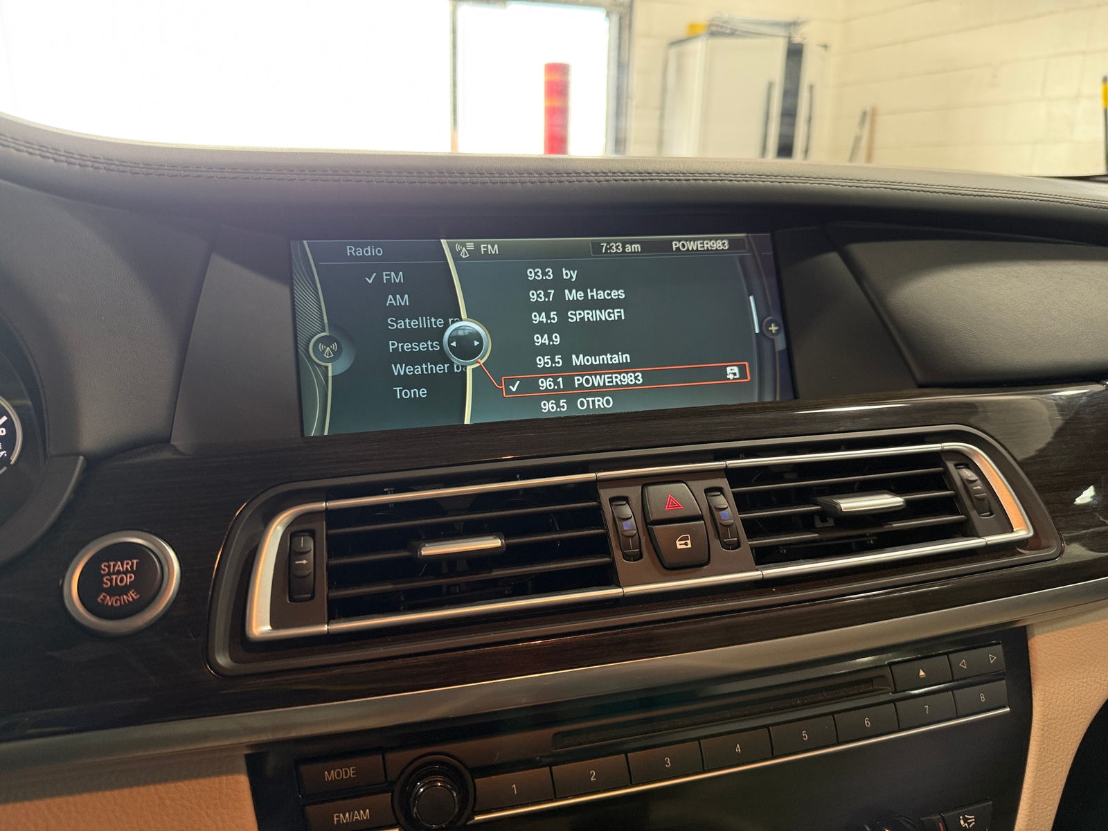 Thumbnail: 2012 BMW 7 Series - 4