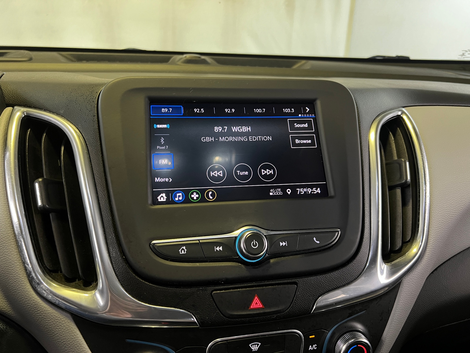 Thumbnail: 2020 Chevrolet Equinox - 4