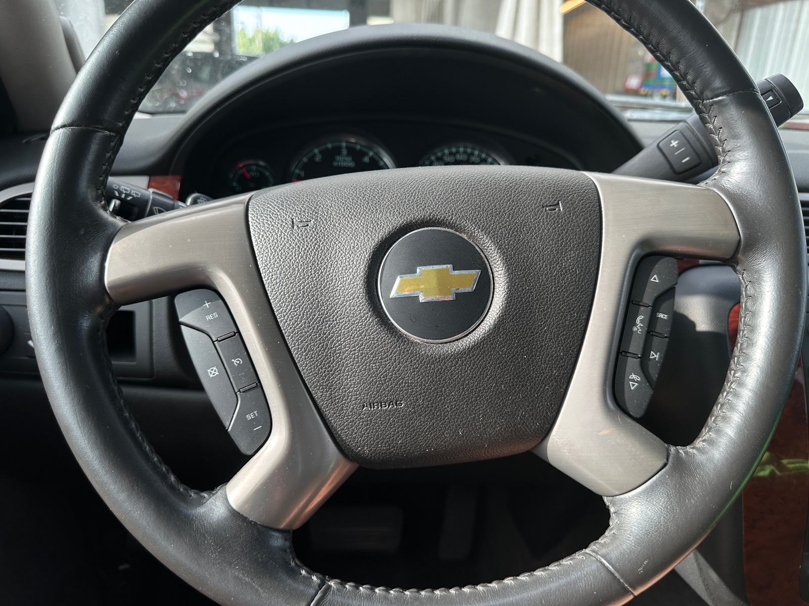Thumbnail: 2013 Chevrolet Tahoe - 5