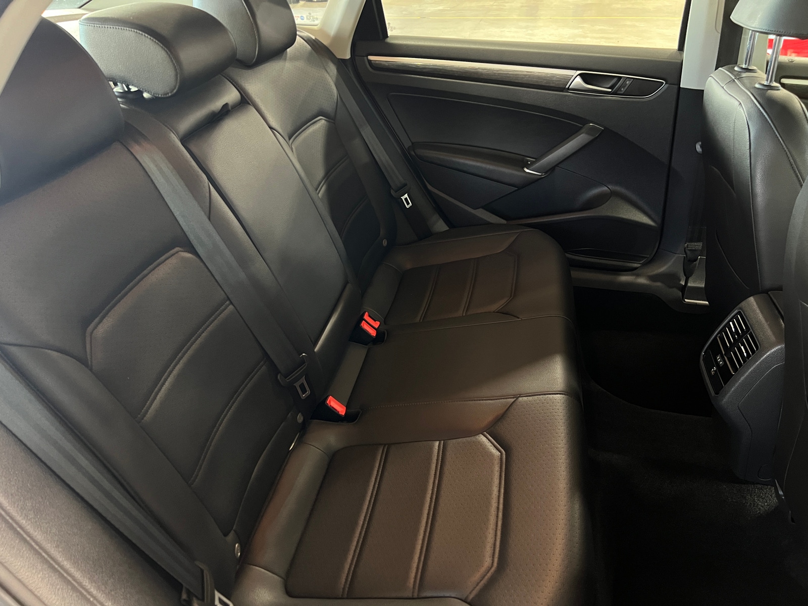 Thumbnail: 2016 Volkswagen Passat - 5
